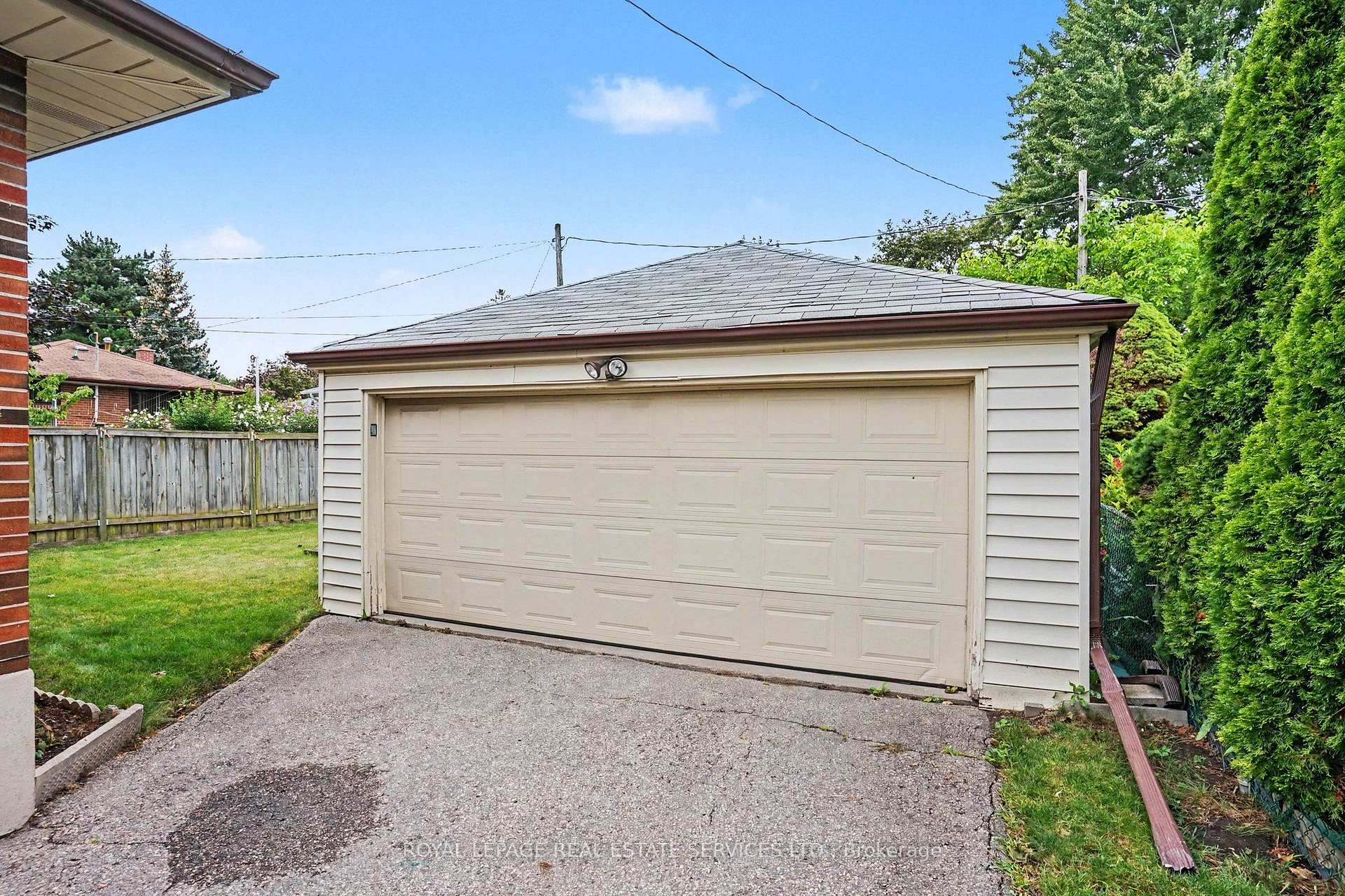 Photo 30 of 110 Celestine Drive, Etobicoke, Willowridge-Martingrove-Richview — HOMEH