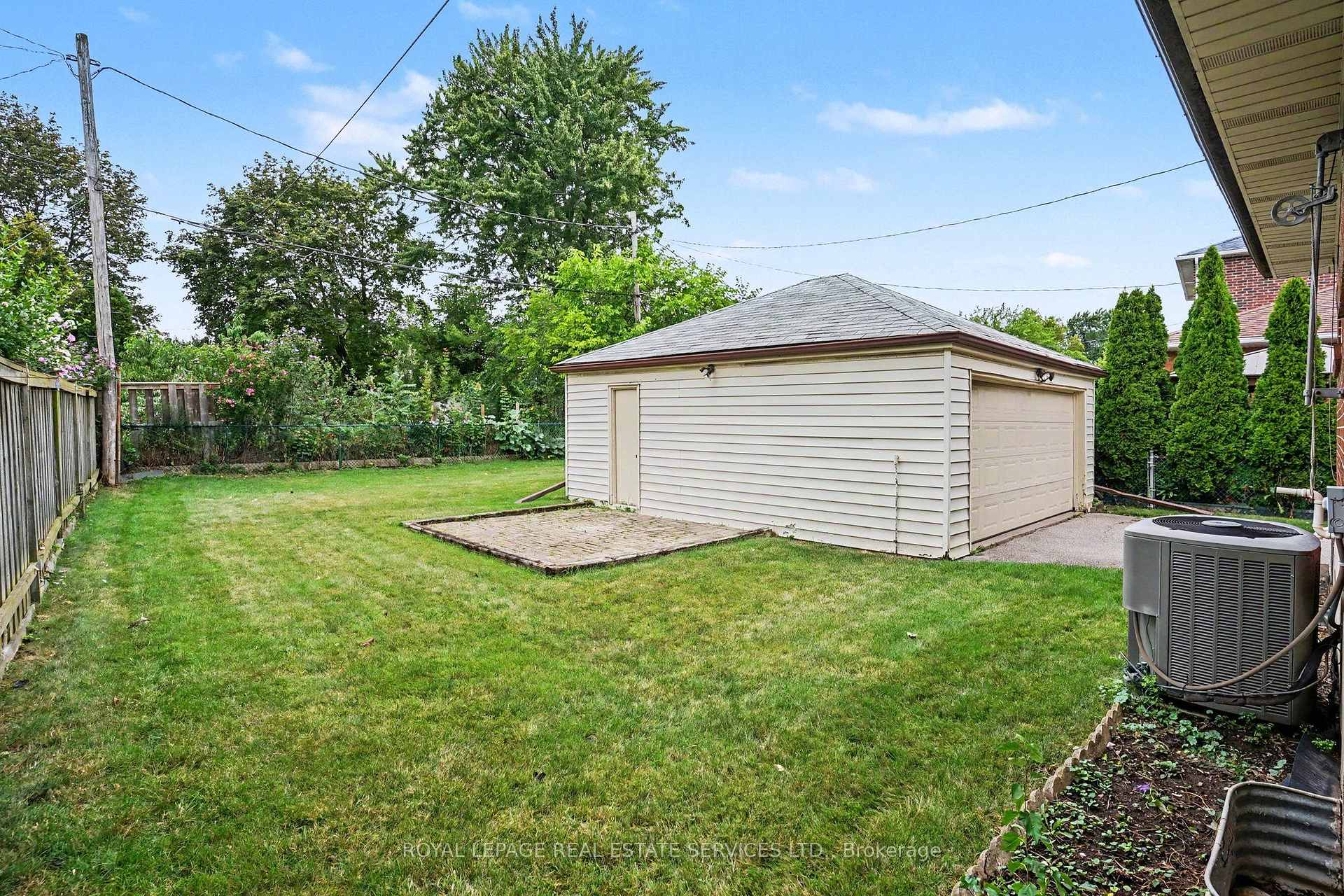 Photo 31 of 110 Celestine Drive, Etobicoke, Willowridge-Martingrove-Richview — HOMEH
