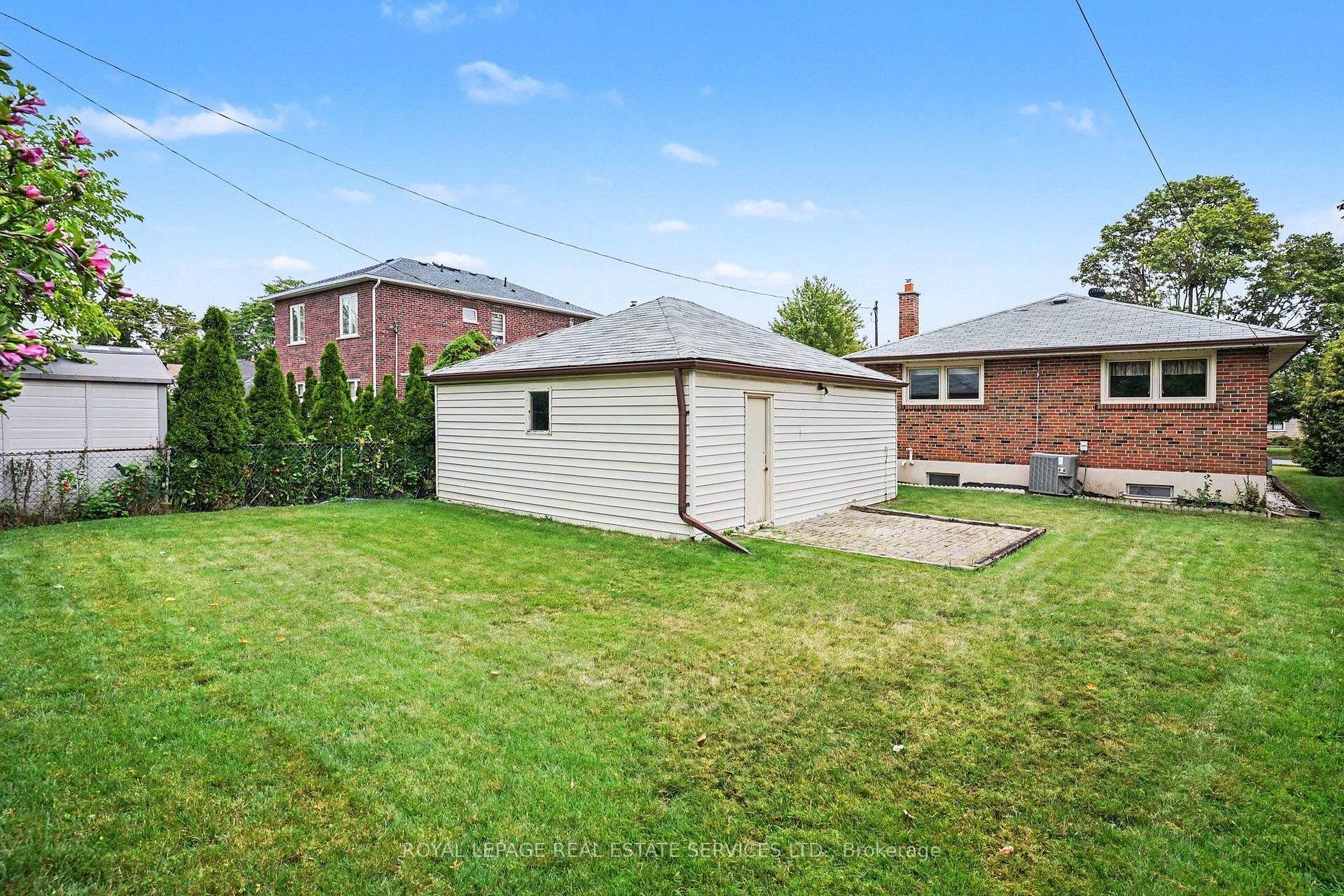 Photo 32 of 110 Celestine Drive, Etobicoke, Willowridge-Martingrove-Richview — HOMEH