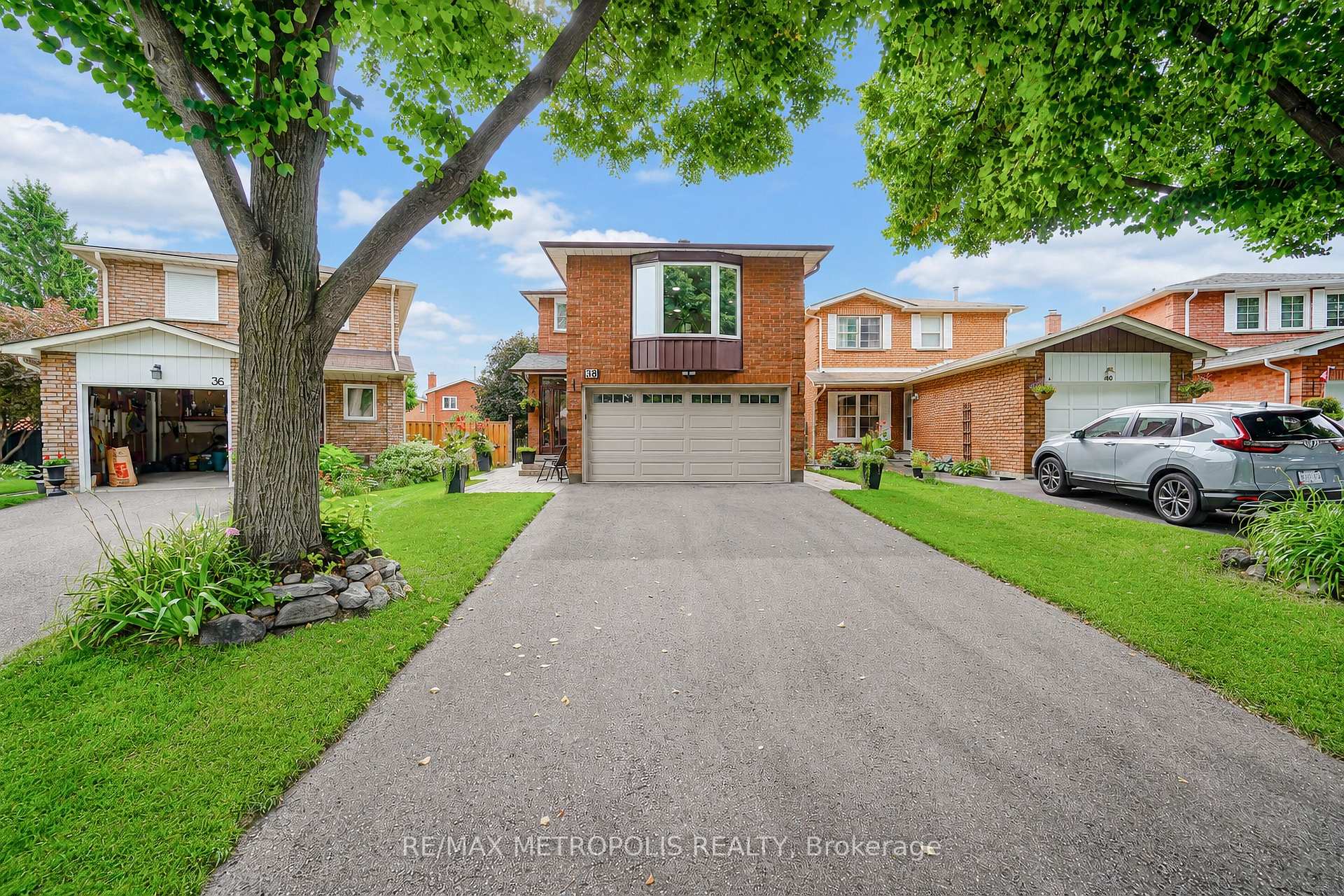 Photo 23 of 38 Langholm Court, Brampton, Heart Lake West — HOMEH
