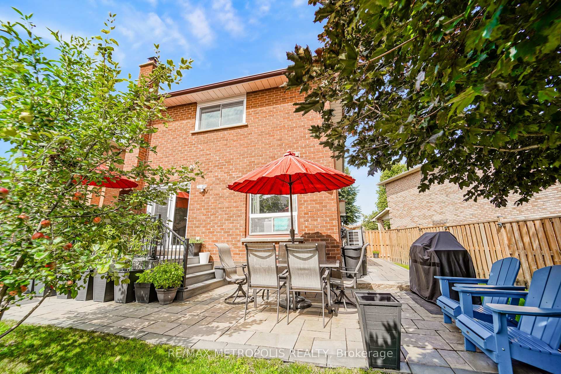 Photo 26 of 38 Langholm Court, Brampton, Heart Lake West — HOMEH