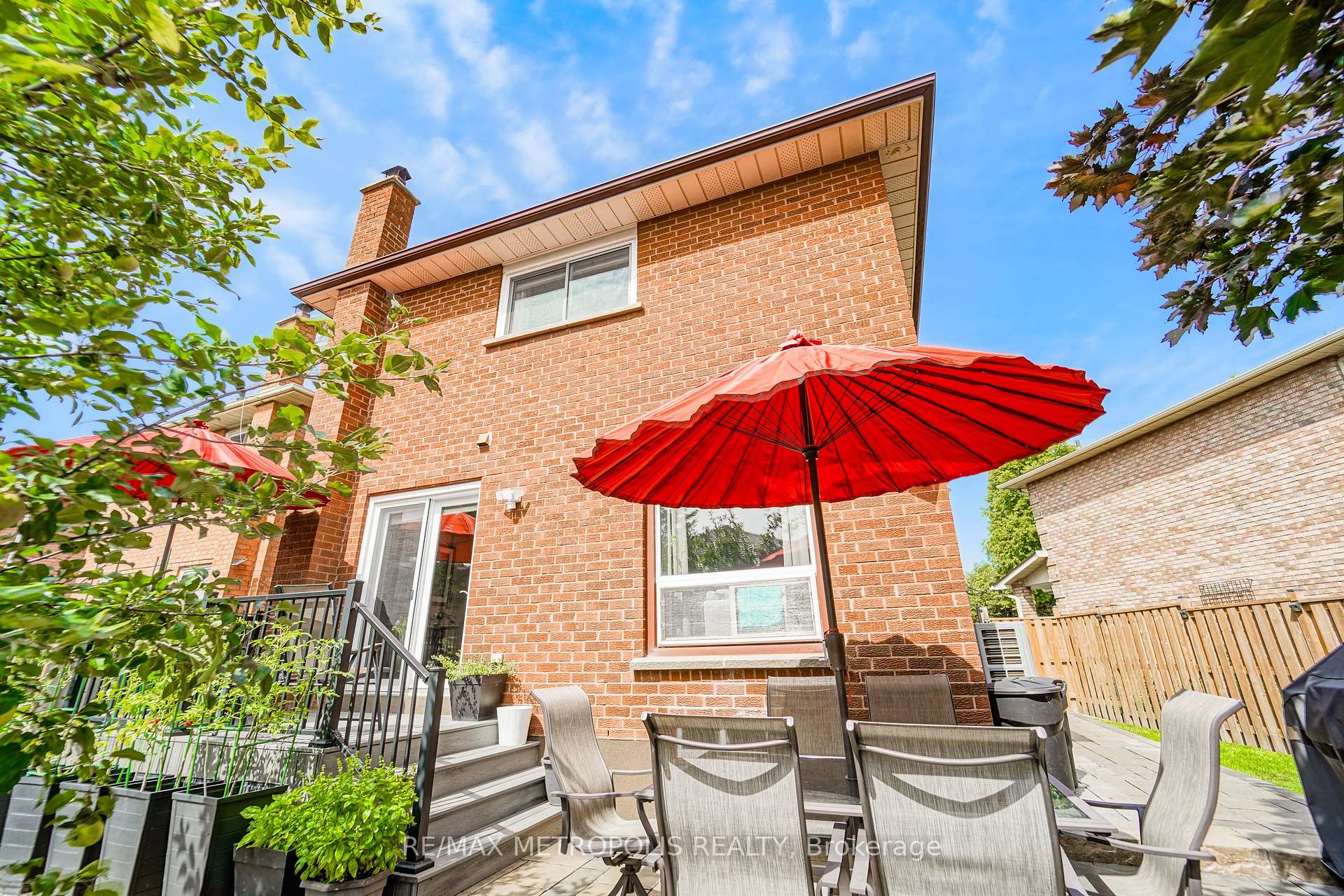 Photo 27 of 38 Langholm Court, Brampton, Heart Lake West — HOMEH