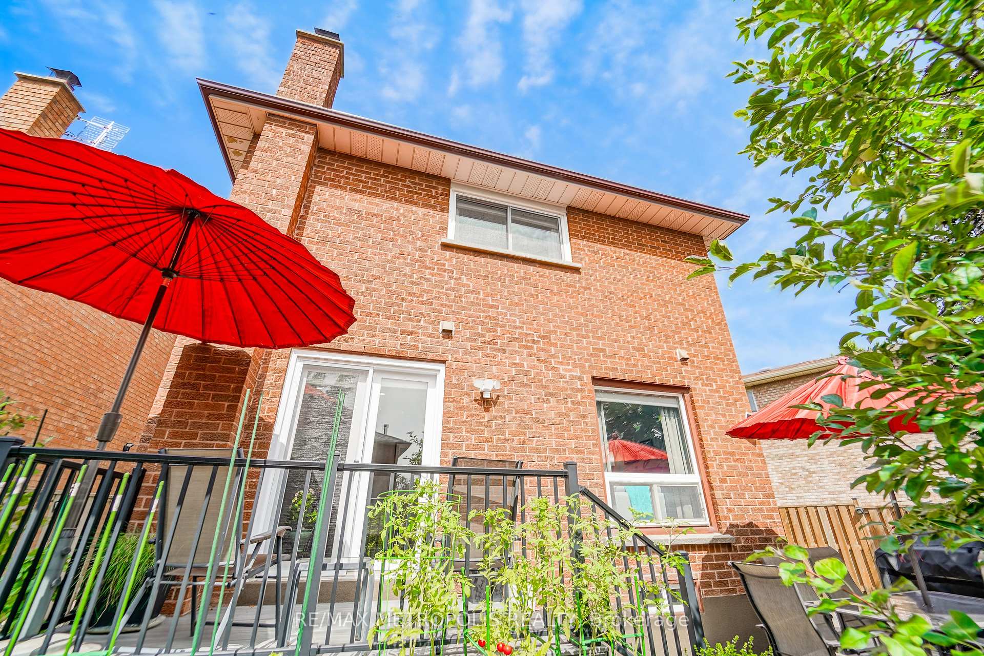 Photo 28 of 38 Langholm Court, Brampton, Heart Lake West — HOMEH