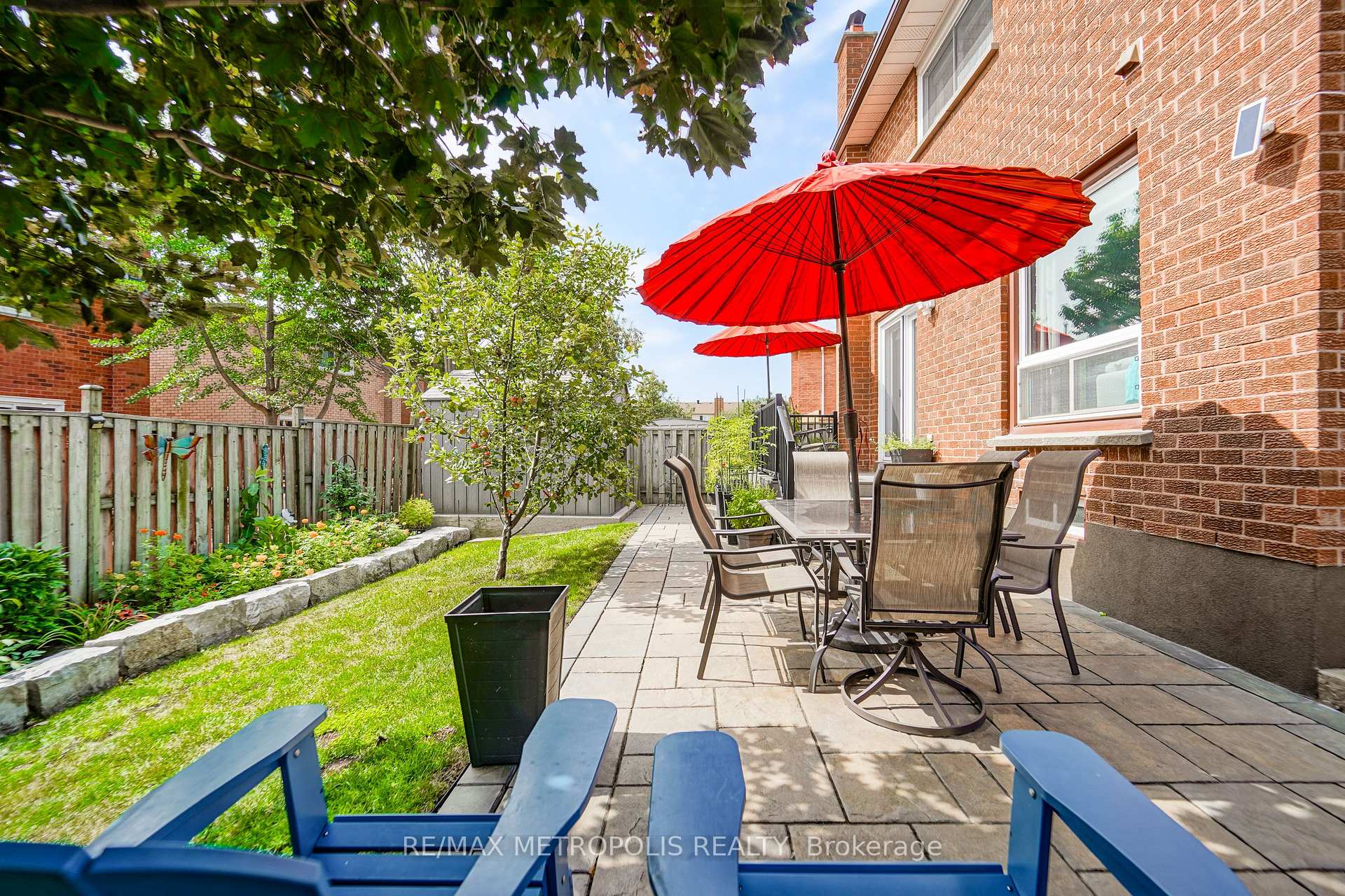 Photo 31 of 38 Langholm Court, Brampton, Heart Lake West — HOMEH