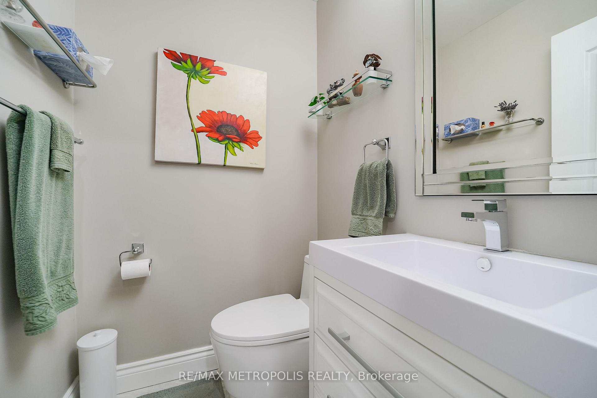 Photo 34 of 38 Langholm Court, Brampton, Heart Lake West — HOMEH