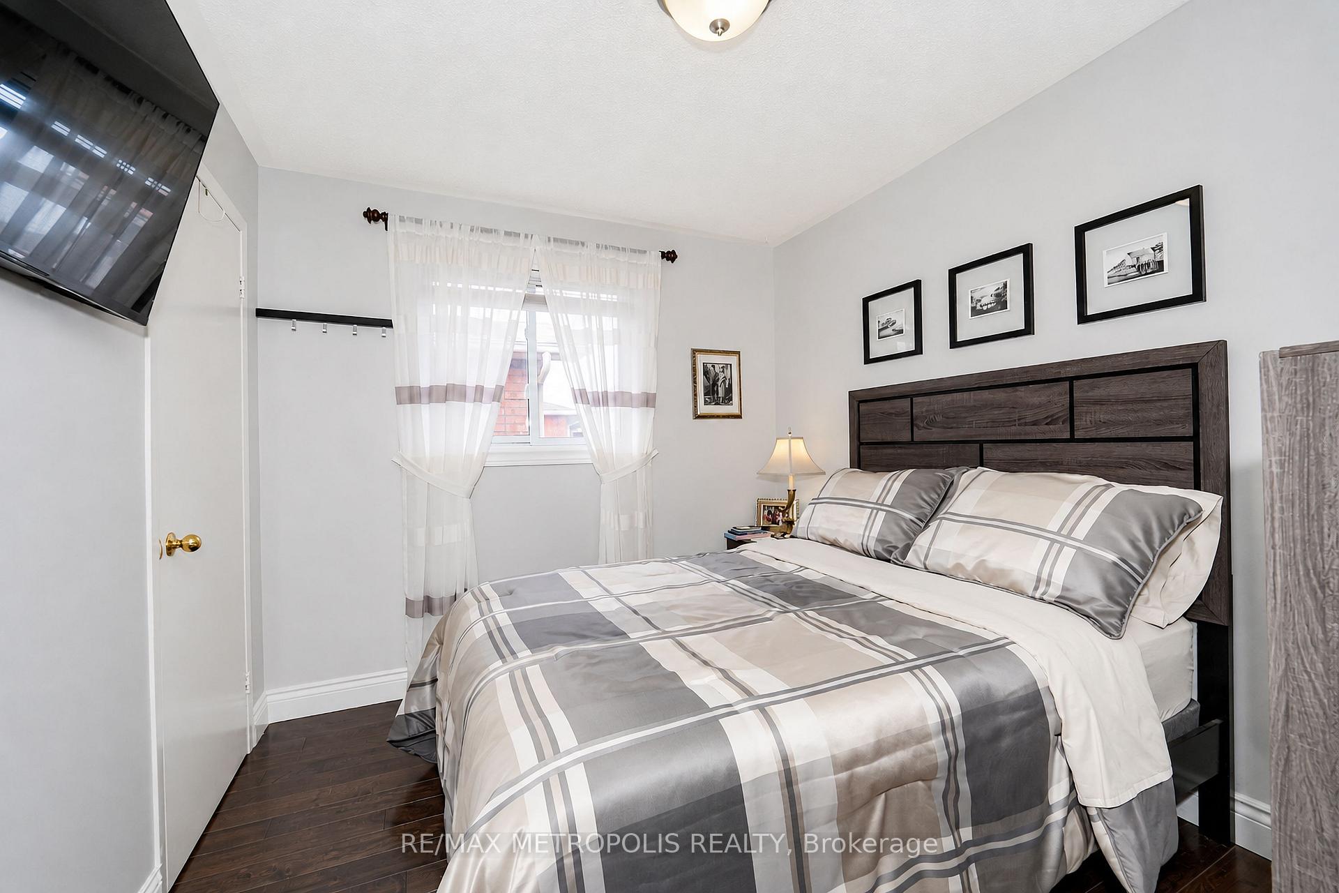 Photo 55 of 38 Langholm Court, Brampton, Heart Lake West — HOMEH