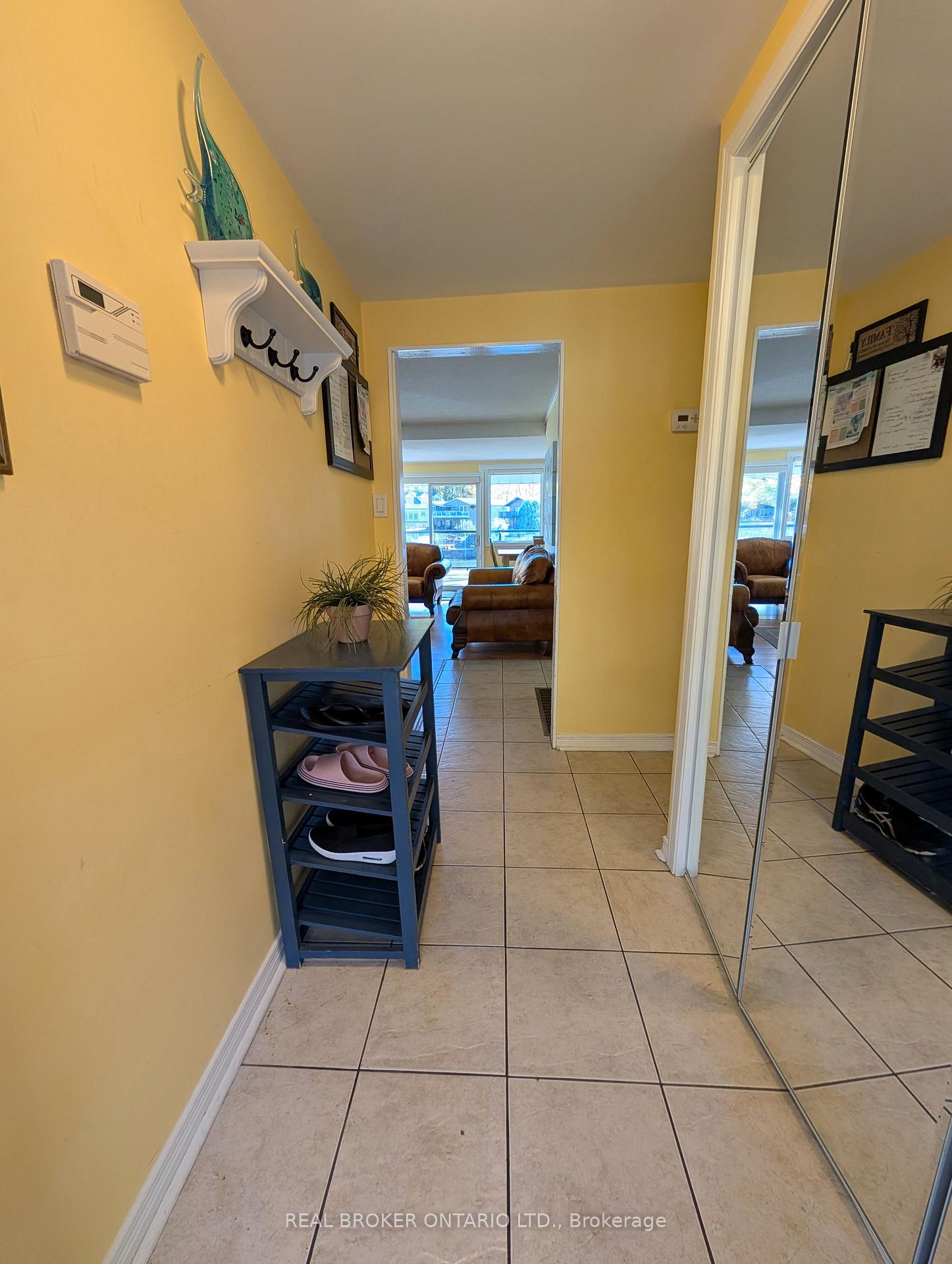 Photo 3 of 1103 Mosley Street, Wasaga Beach — HOMEH