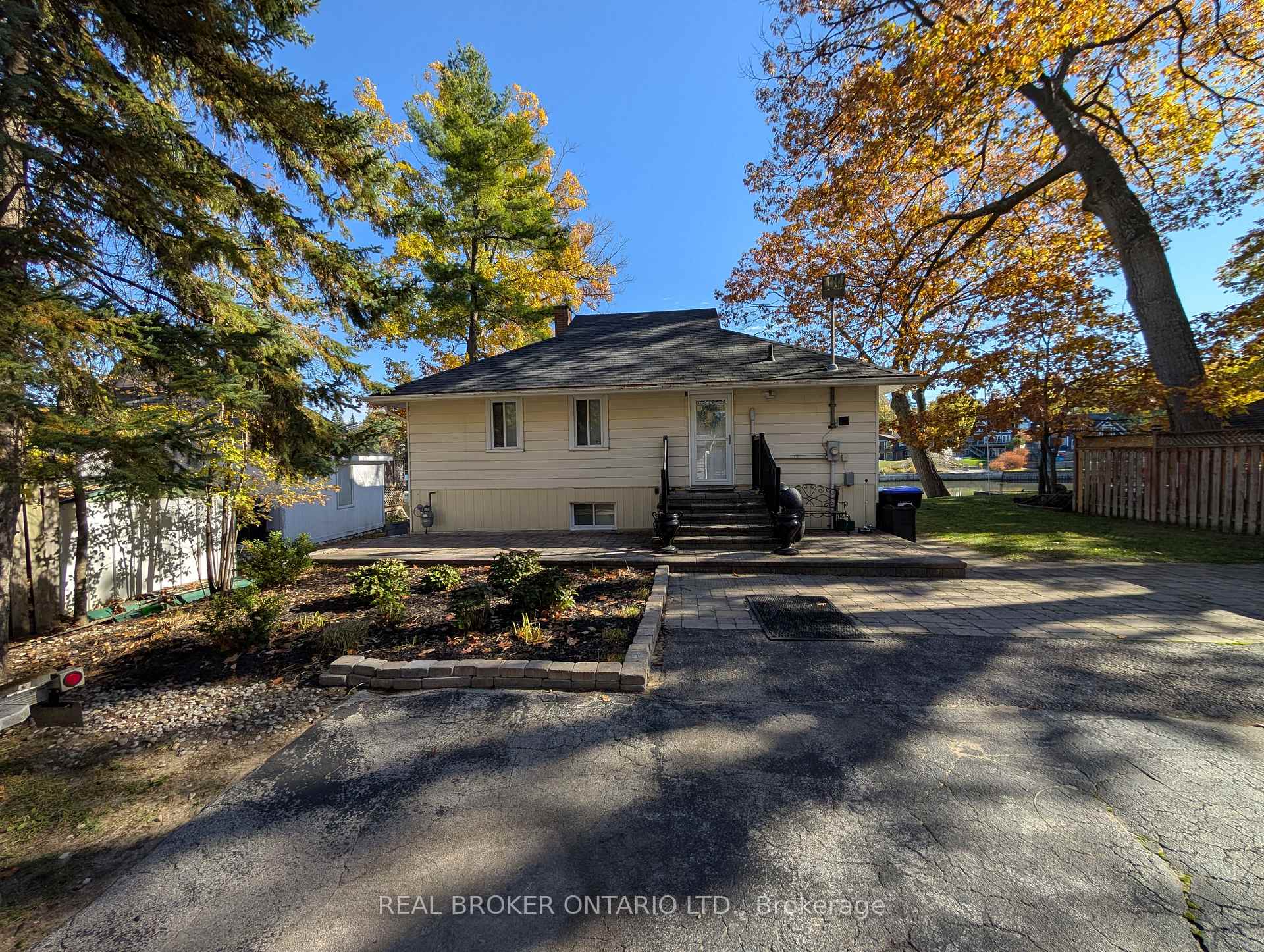Photo 12 of 1103 Mosley Street, Wasaga Beach — HOMEH