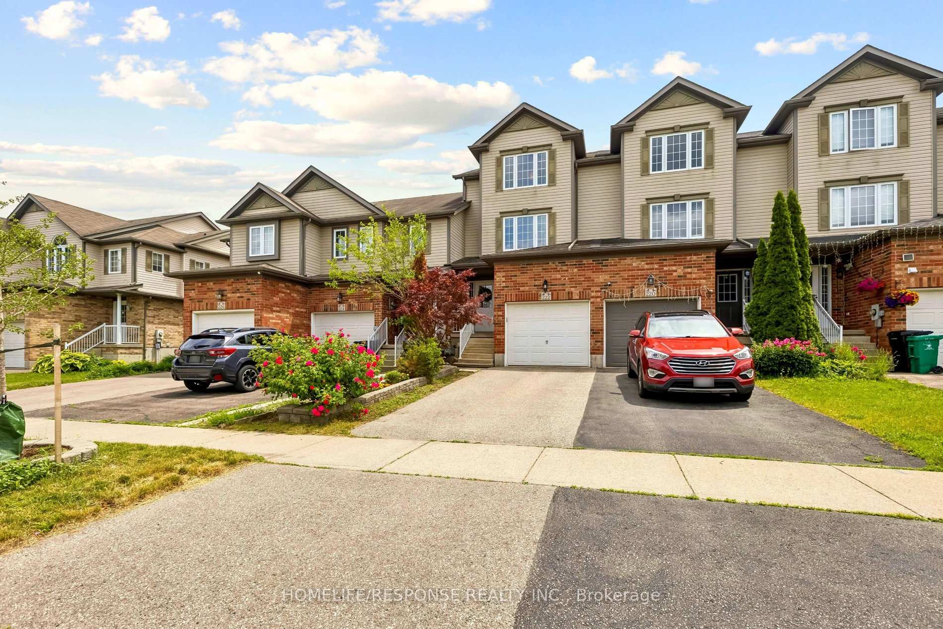 Photo 2 of 222 Sophia Crescent, Kitchener, Trussler — HOMEH