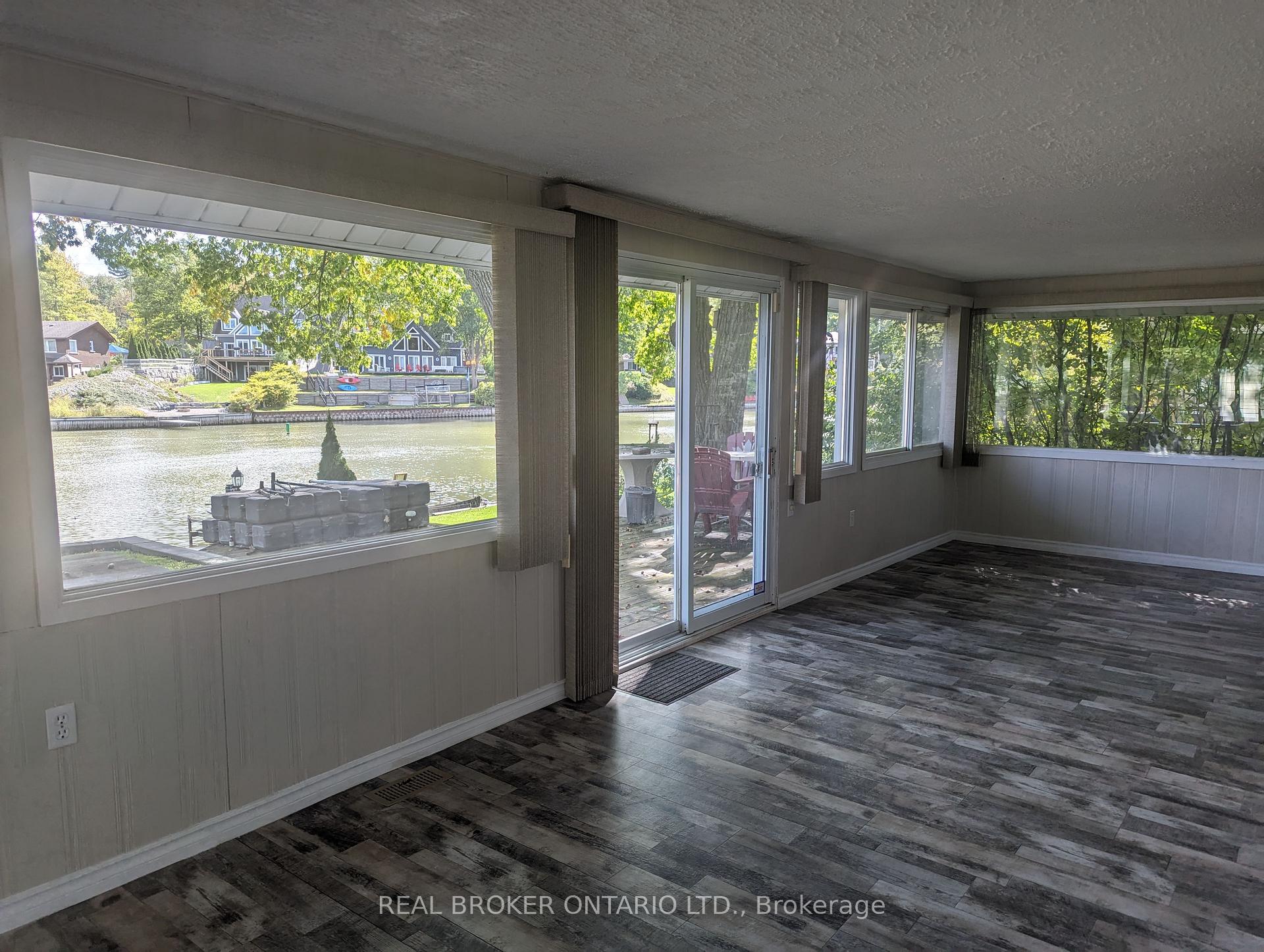 Photo 5 of 1107 Mosley Street, Wasaga Beach — HOMEH