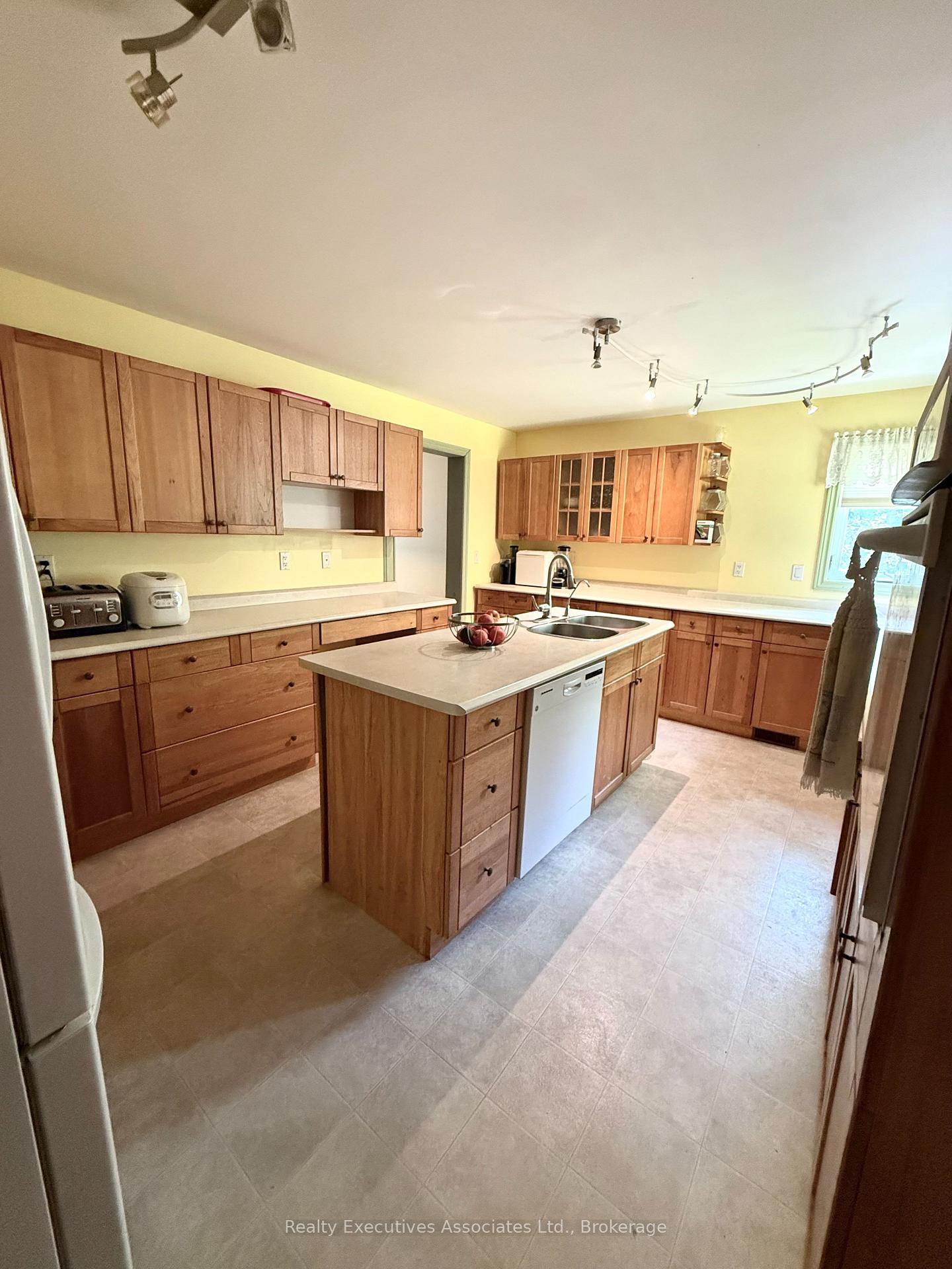 Photo 5 of 32739 28 Highway E, Bancroft, Dungannon Ward — HOMEH