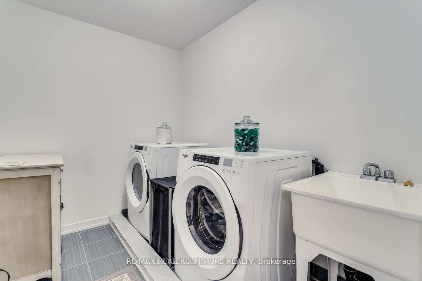 Photo 7 of Unit Basement, 59 Dundonald Trail, Newmarket, Glenway Estates — HOMEH