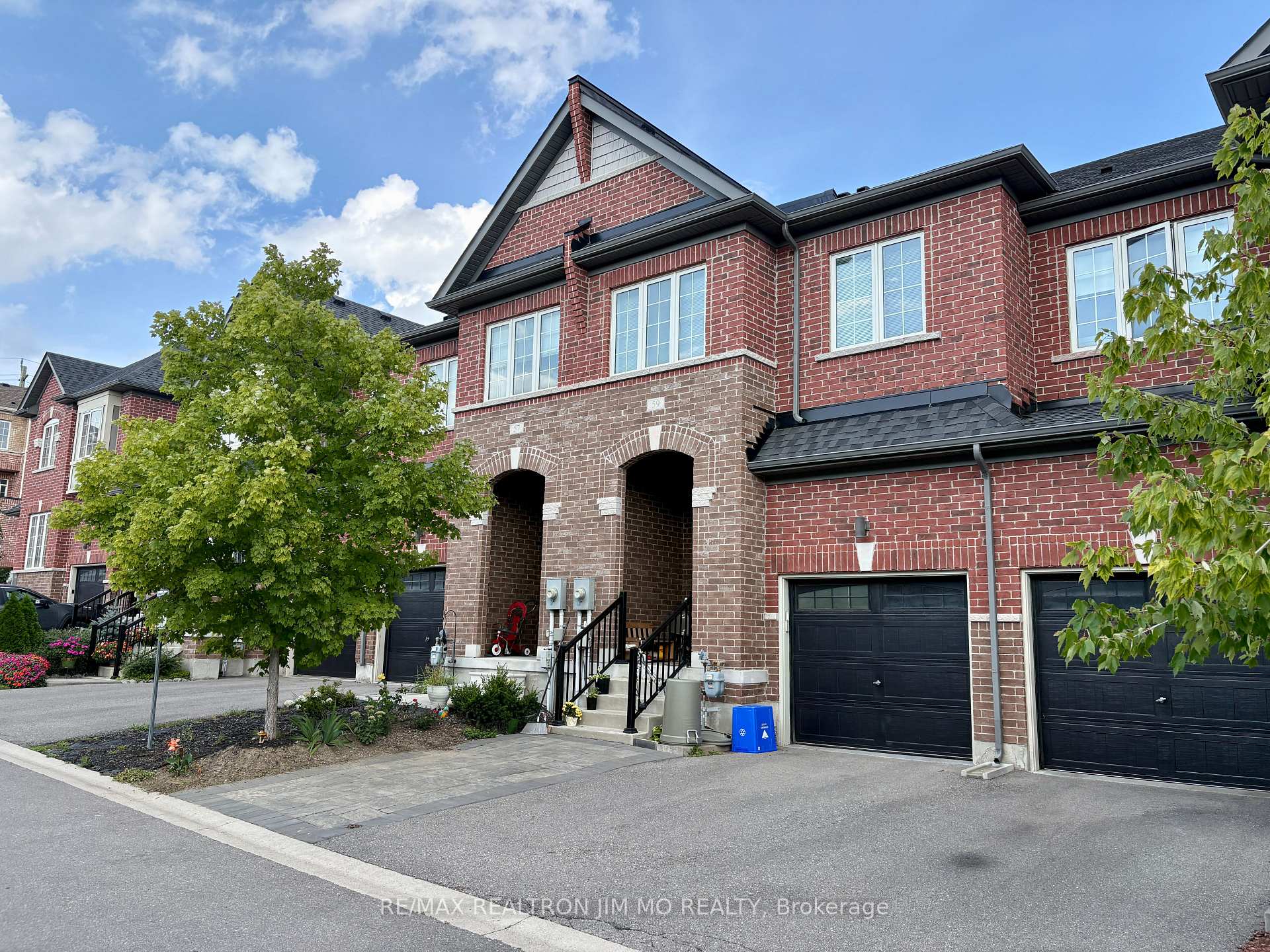 Photo 4 of Unit Basement, 59 Dundonald Trail, Newmarket, Glenway Estates — HOMEH