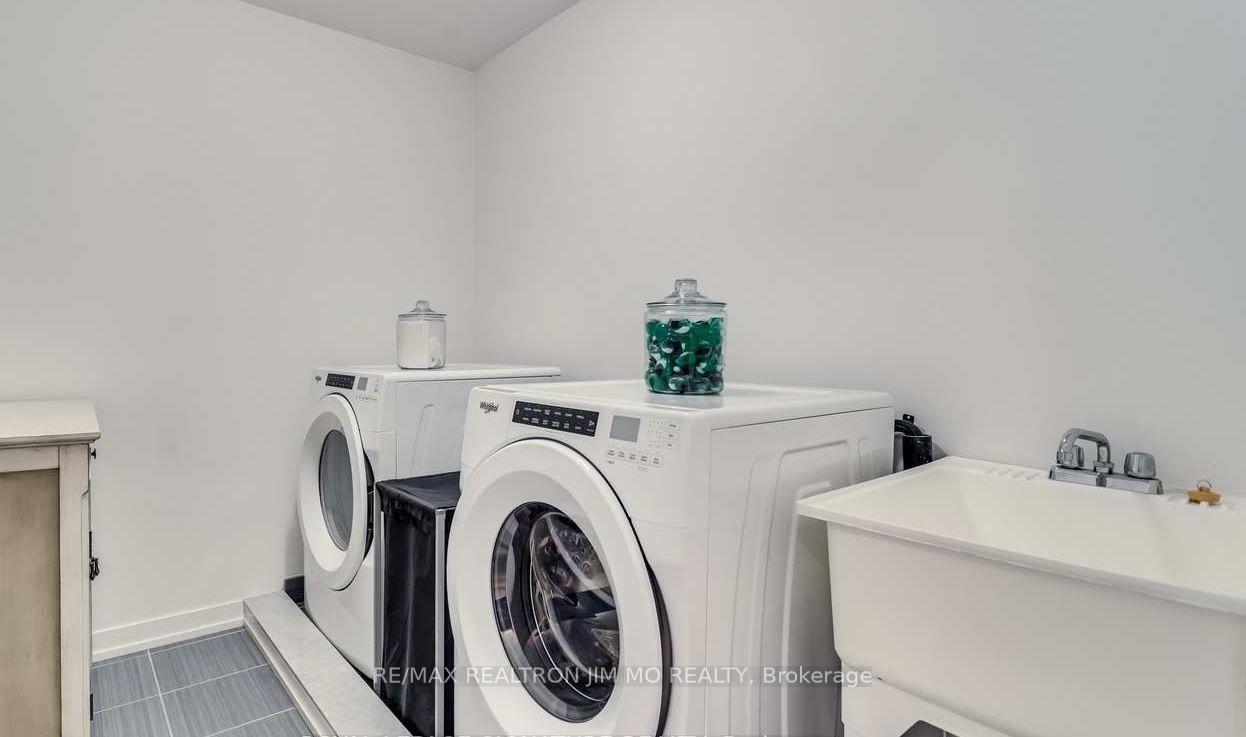 Photo 14 of Unit Basement, 59 Dundonald Trail, Newmarket, Glenway Estates — HOMEH