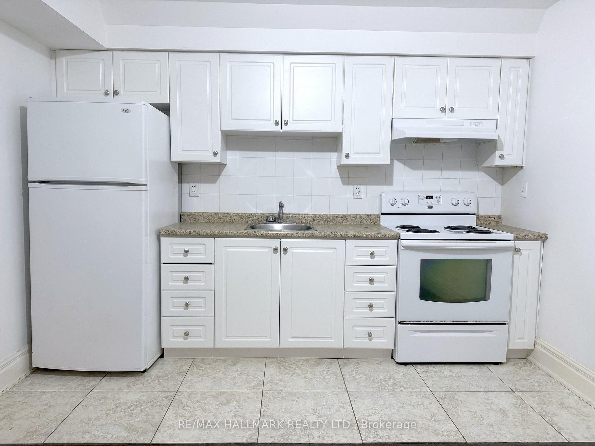 Photo 4 of Unit Basement 2, 22 Roberta Drive, Toronto, Englemount-Lawrence — HOMEH