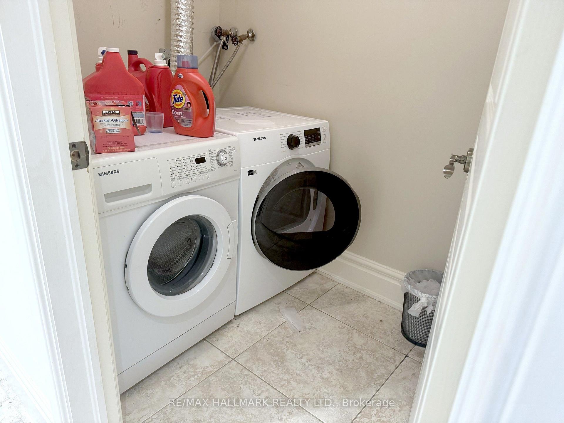 Photo 11 of Unit Basement 2, 22 Roberta Drive, Toronto, Englemount-Lawrence — HOMEH