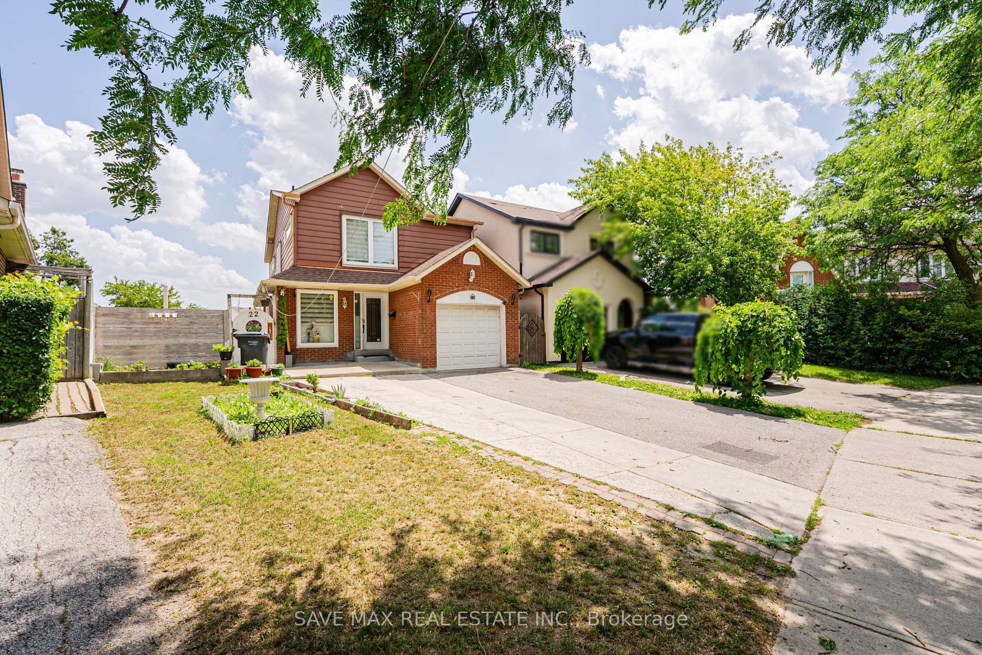 Photo 1 of 22 Foxacre Row, Brampton, Madoc — HOMEH