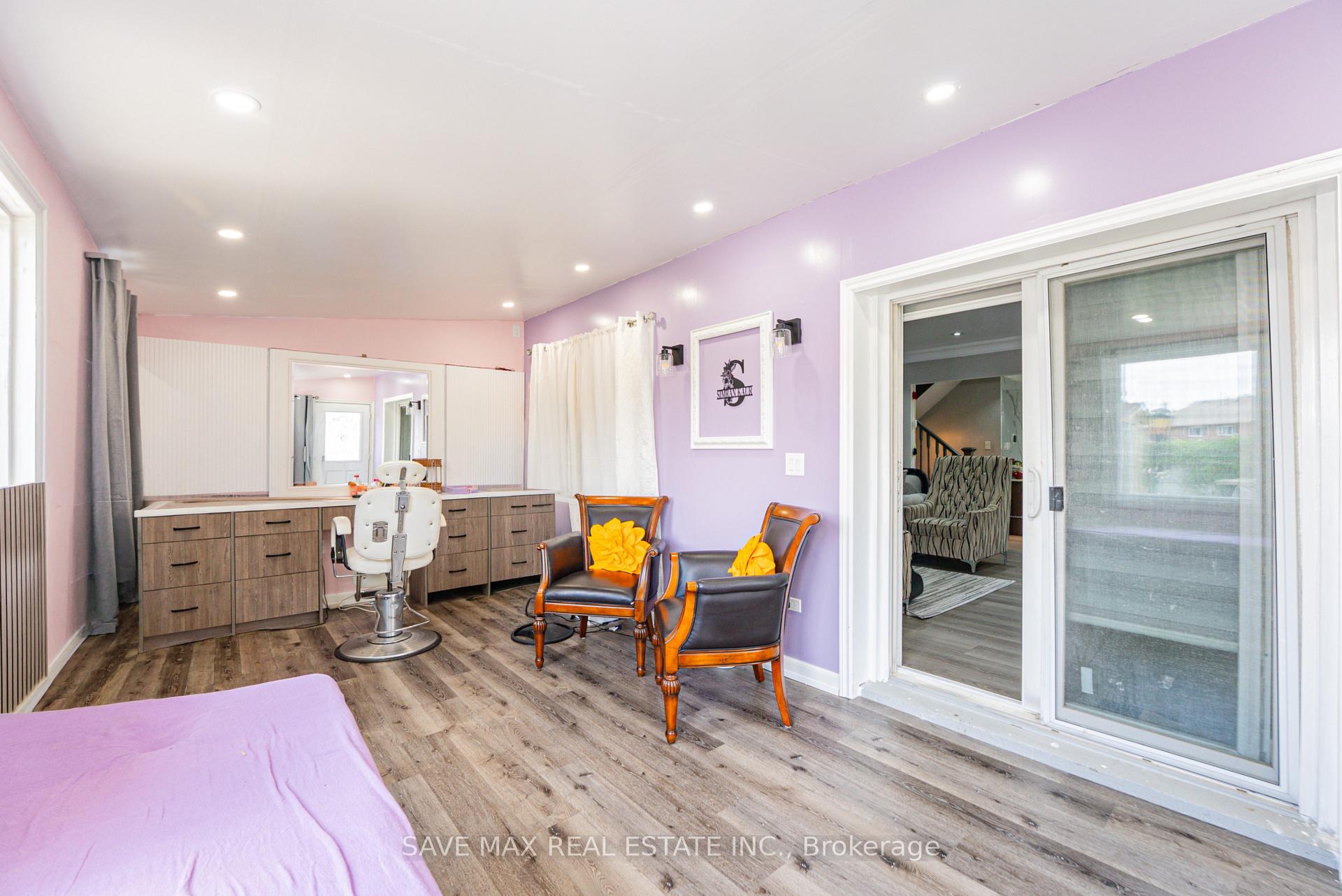 Photo 18 of 22 Foxacre Row, Brampton, Madoc — HOMEH