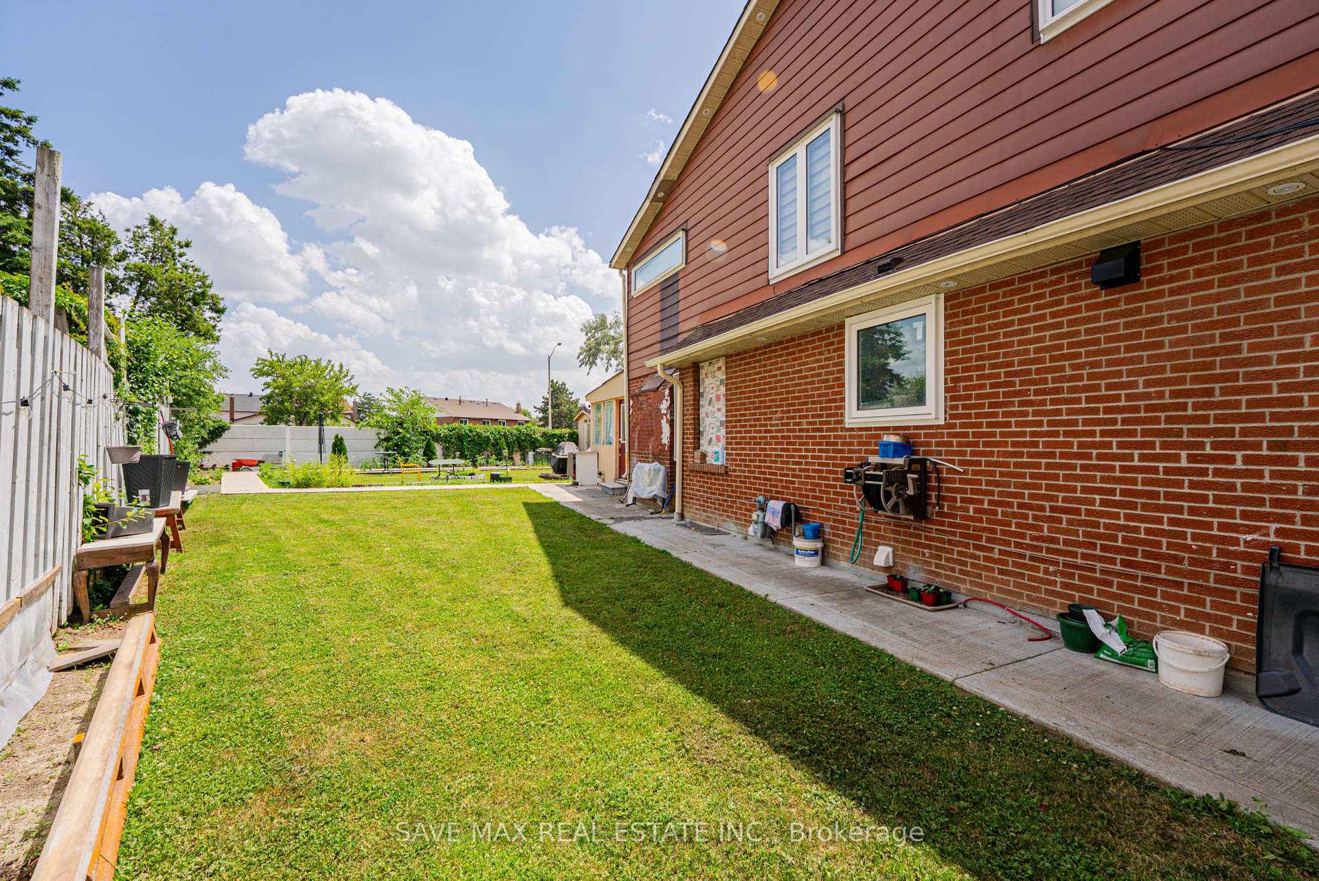Photo 41 of 22 Foxacre Row, Brampton, Madoc — HOMEH