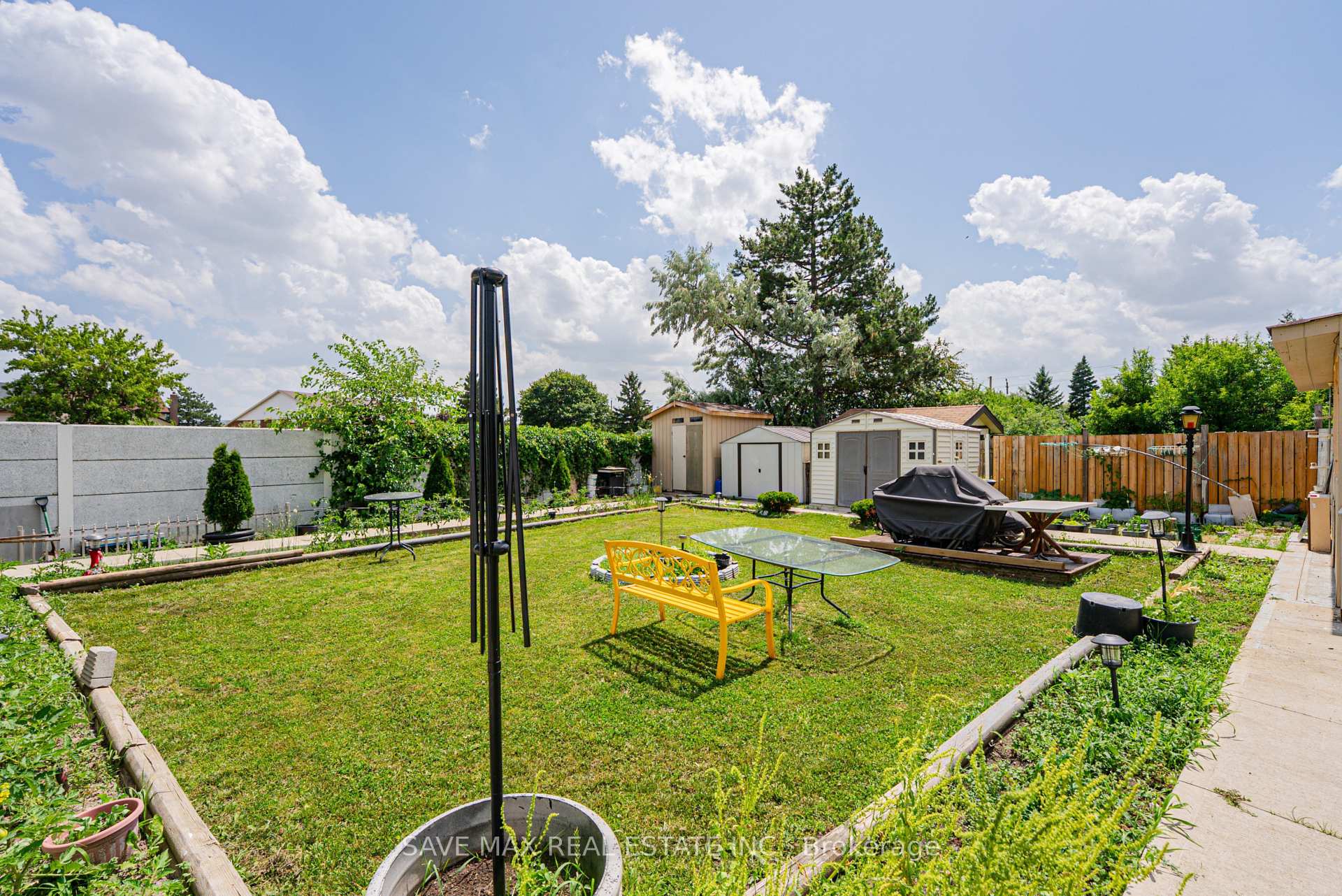 Photo 42 of 22 Foxacre Row, Brampton, Madoc — HOMEH