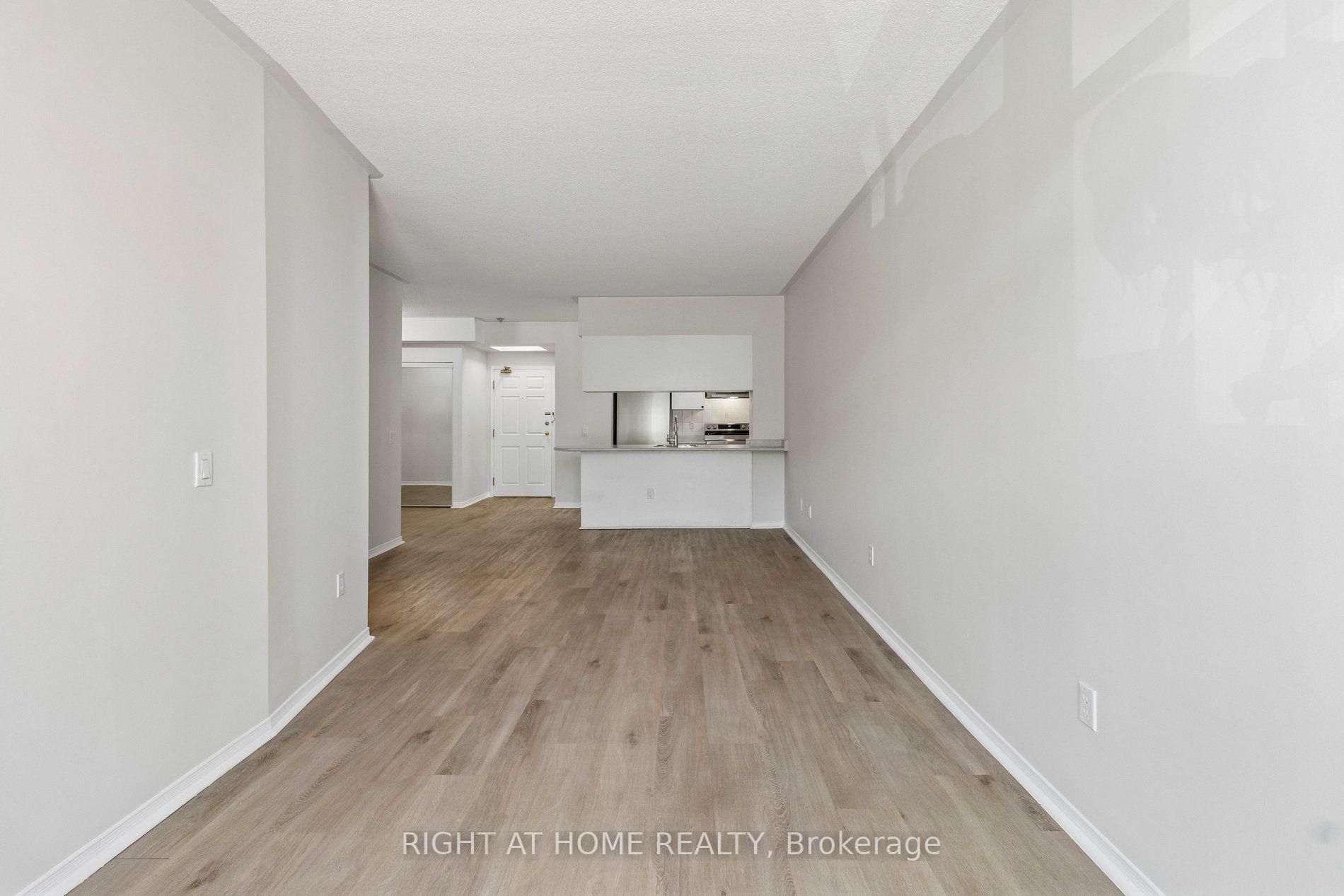 Photo 6 of Unit 106, 7398 Yonge Street, Vaughan, Crestwood-Springfarm-Yorkhill — HOMEH