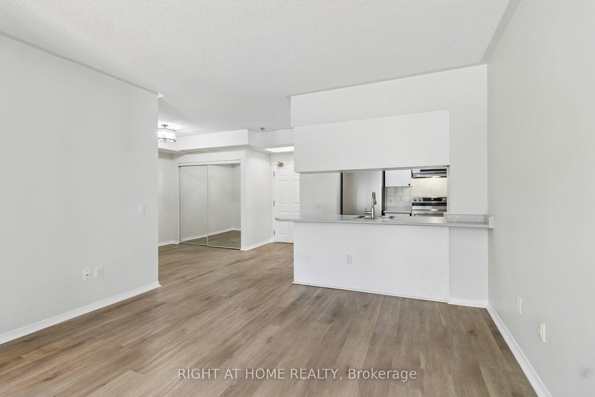Photo 15 of Unit 106, 7398 Yonge Street, Vaughan, Crestwood-Springfarm-Yorkhill — HOMEH