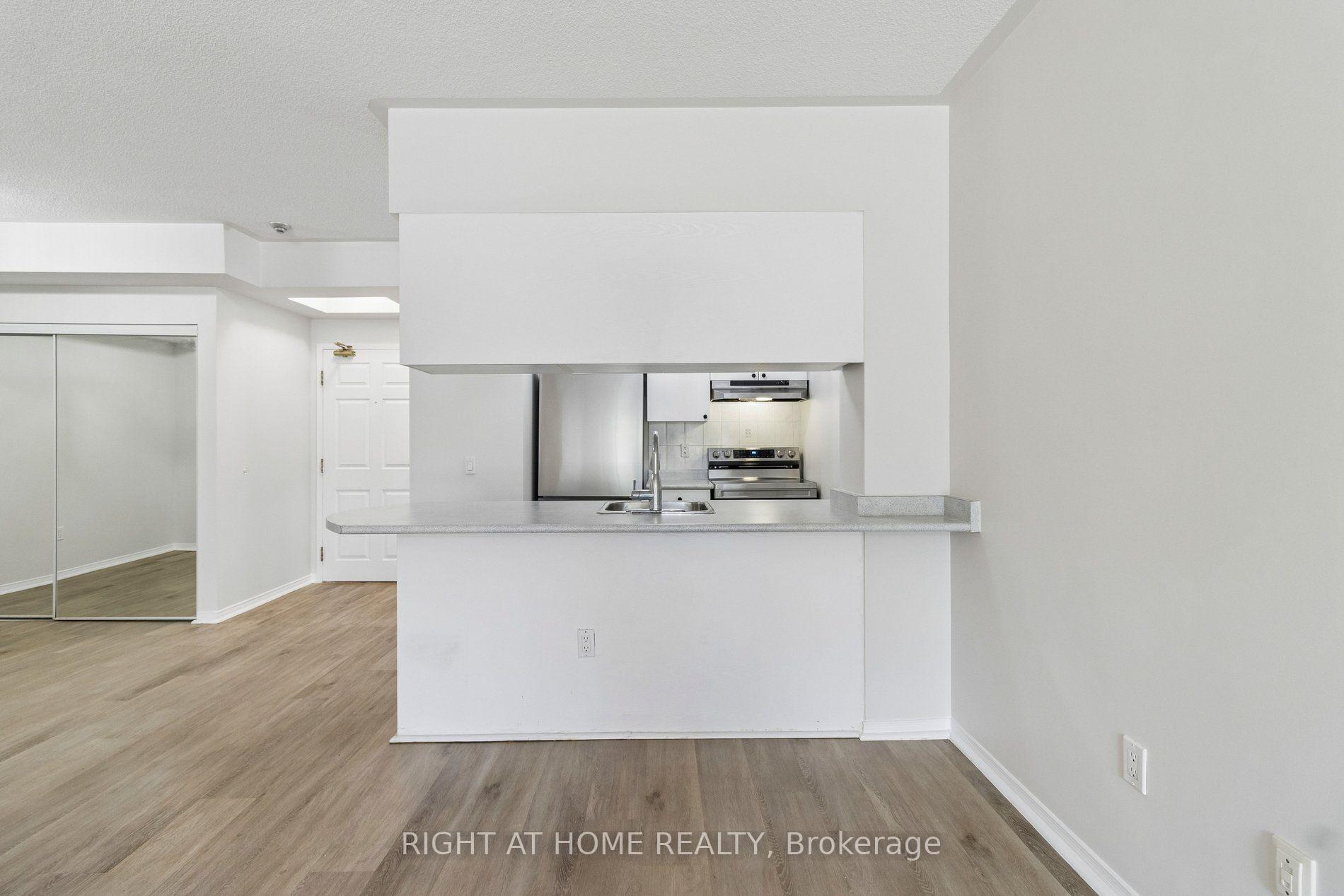 Photo 16 of Unit 106, 7398 Yonge Street, Vaughan, Crestwood-Springfarm-Yorkhill — HOMEH
