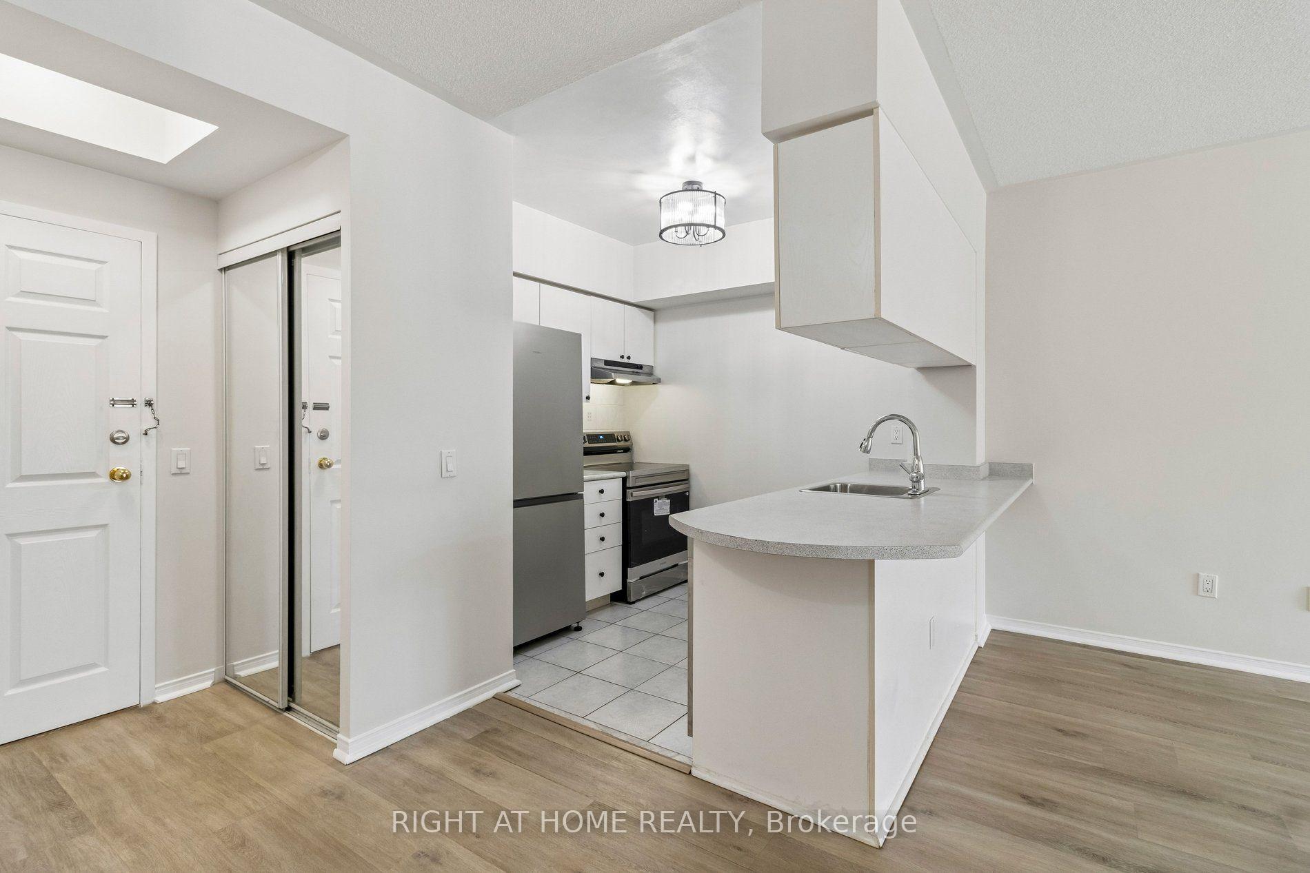 Photo 17 of Unit 106, 7398 Yonge Street, Vaughan, Crestwood-Springfarm-Yorkhill — HOMEH