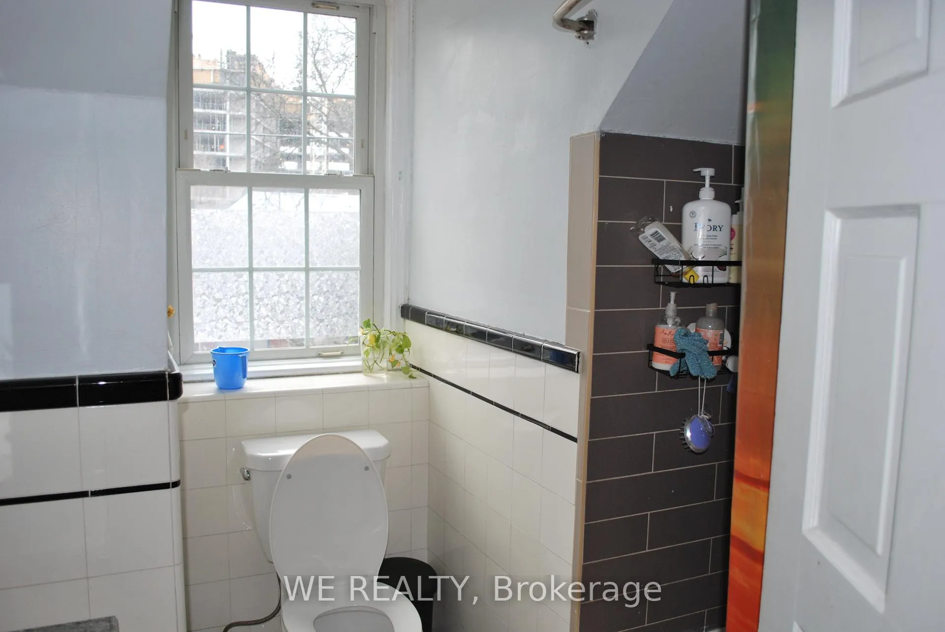 Photo 10 of 80 Arnold Street, Hamilton, Westdale — HOMEH