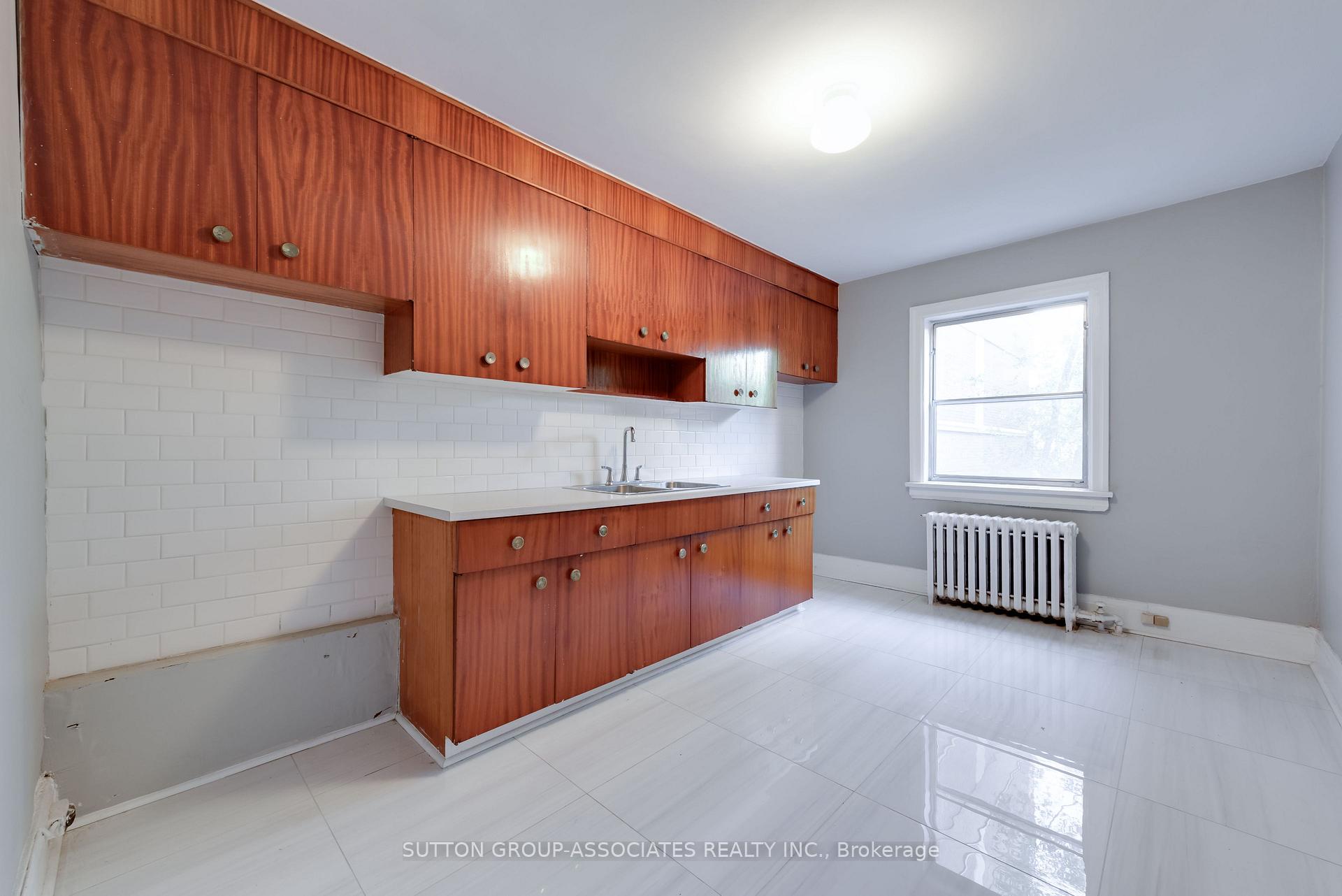 Photo 27 of 76 St Annes Road, Toronto, Little Portugal — HOMEH