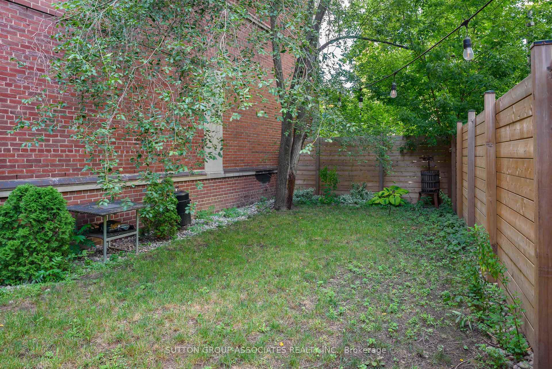 Photo 34 of 76 St Annes Road, Toronto, Little Portugal — HOMEH