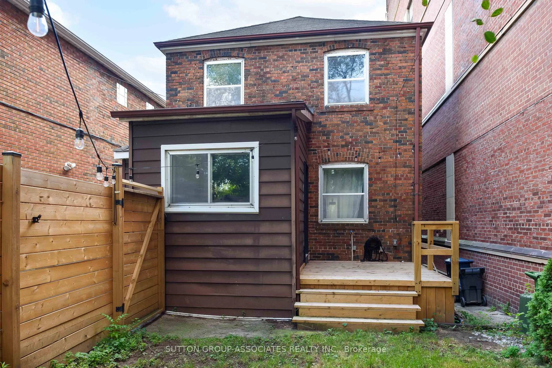 Photo 3 of 76 St Annes Road, Toronto, Little Portugal — HOMEH
