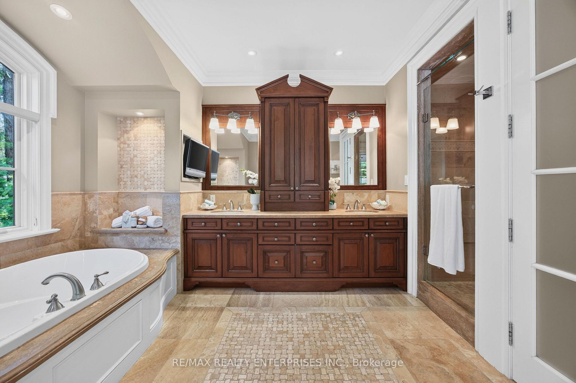 Photo 16 of 1396 Crescent Road, Mississauga, Lorne Park — HOMEH