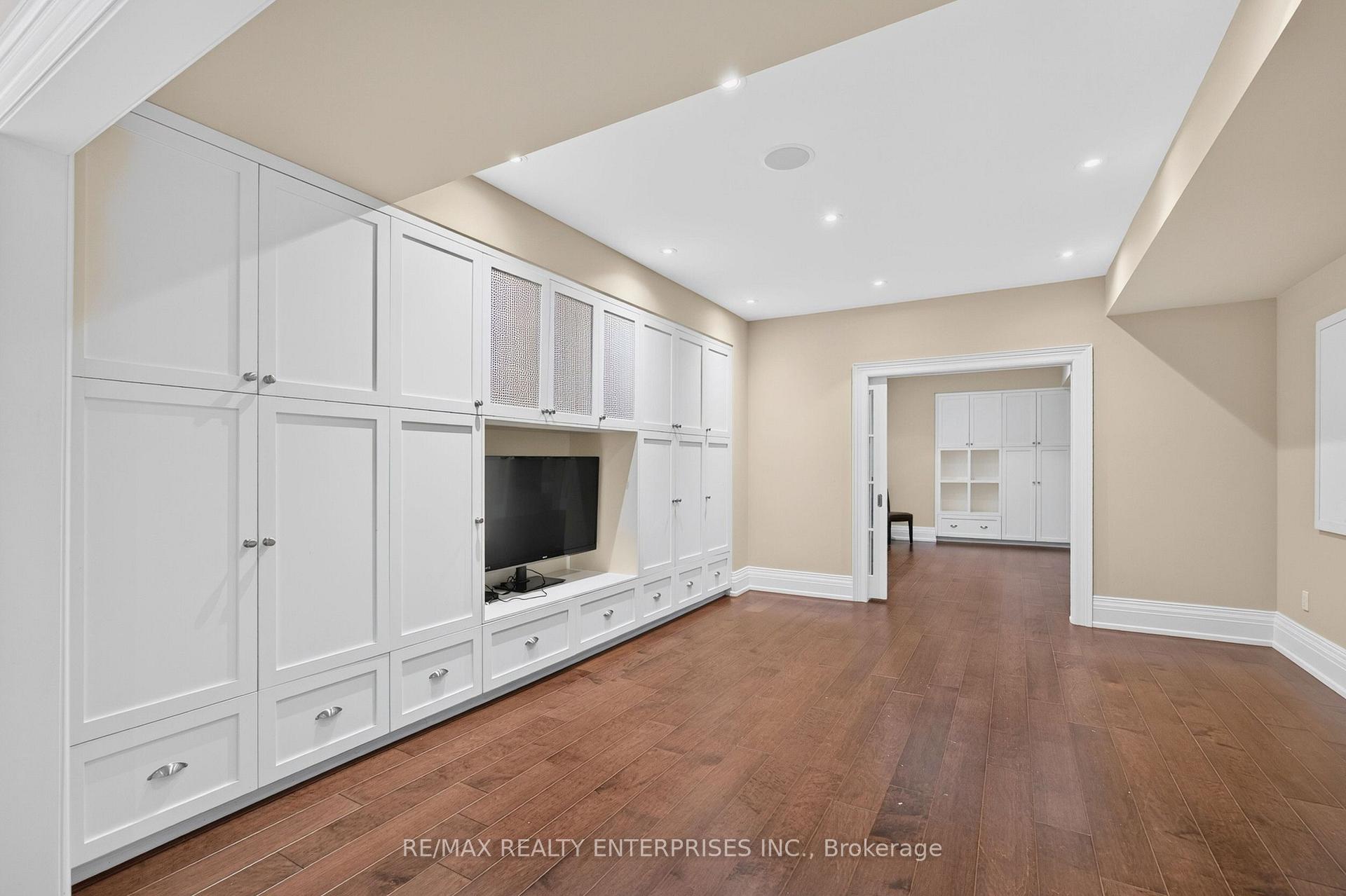 Photo 32 of 1396 Crescent Road, Mississauga, Lorne Park — HOMEH