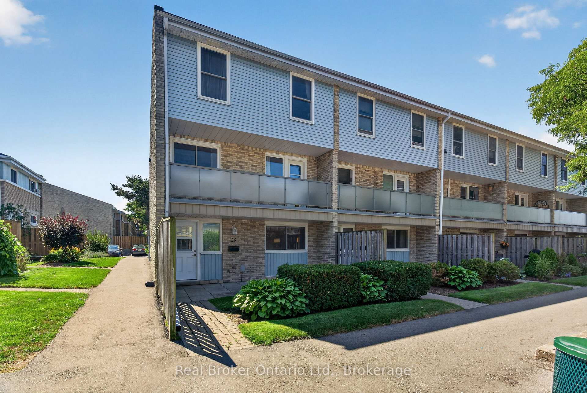 Photo 3 of Unit 29, 35 Breckenridge Drive, Kitchener, Heritage Park - Kitchener — HOMEH