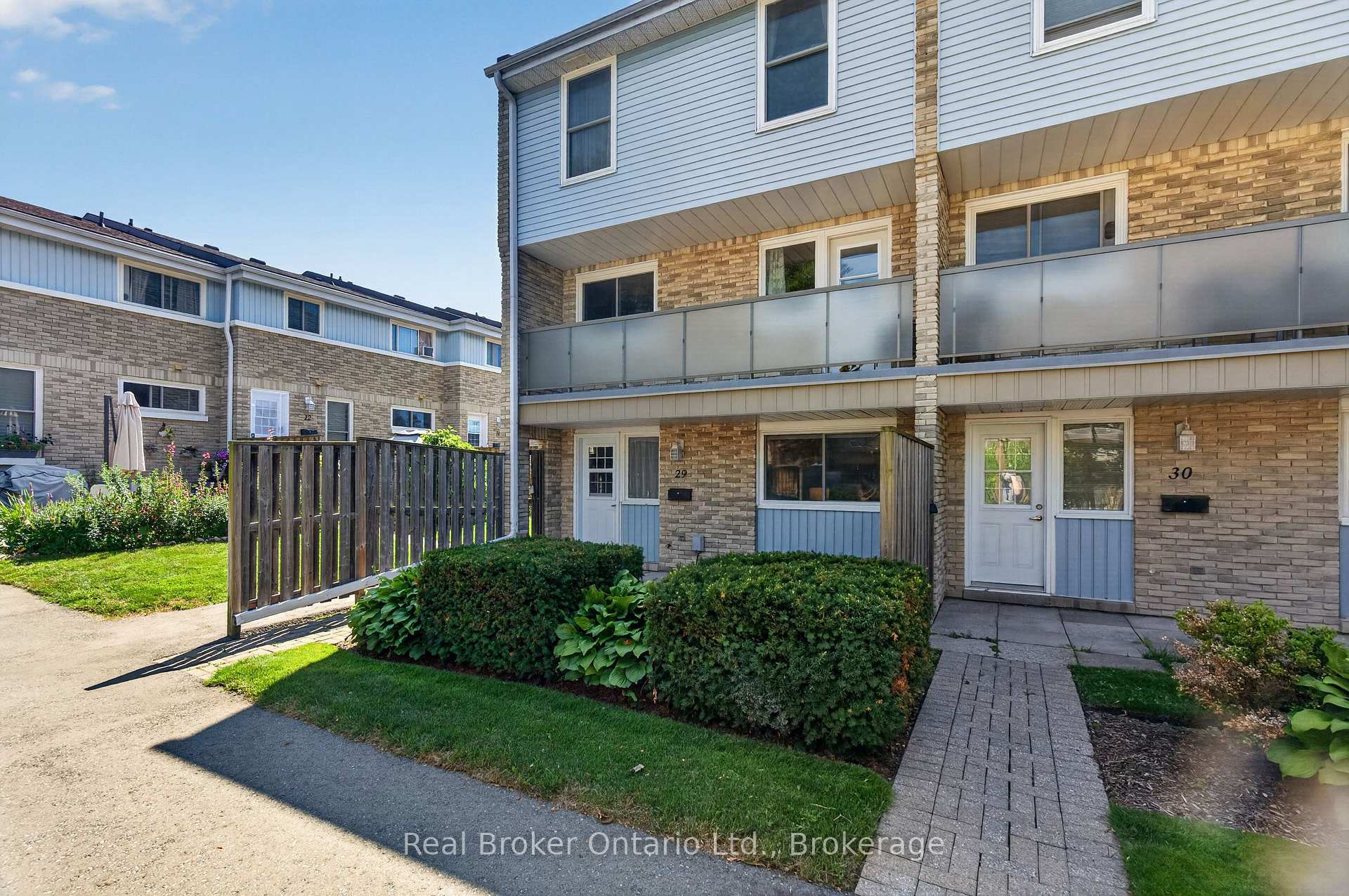 Photo 4 of Unit 29, 35 Breckenridge Drive, Kitchener, Heritage Park - Kitchener — HOMEH