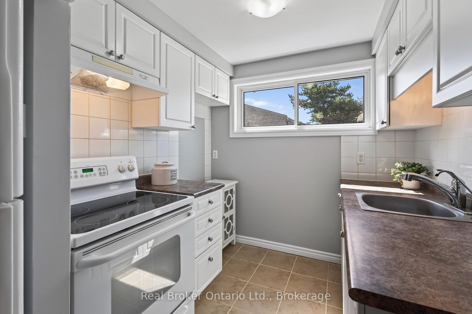 Photo 12 of Unit 29, 35 Breckenridge Drive, Kitchener, Heritage Park - Kitchener — HOMEH
