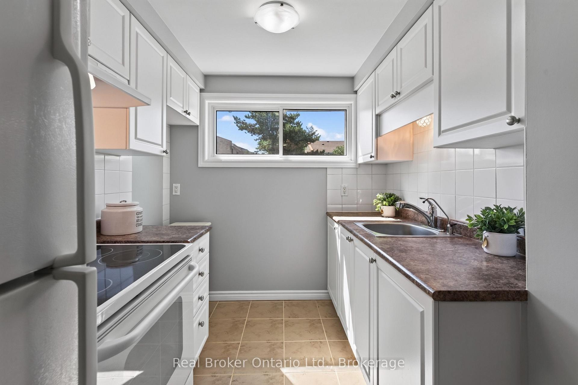 Photo 13 of Unit 29, 35 Breckenridge Drive, Kitchener, Heritage Park - Kitchener — HOMEH
