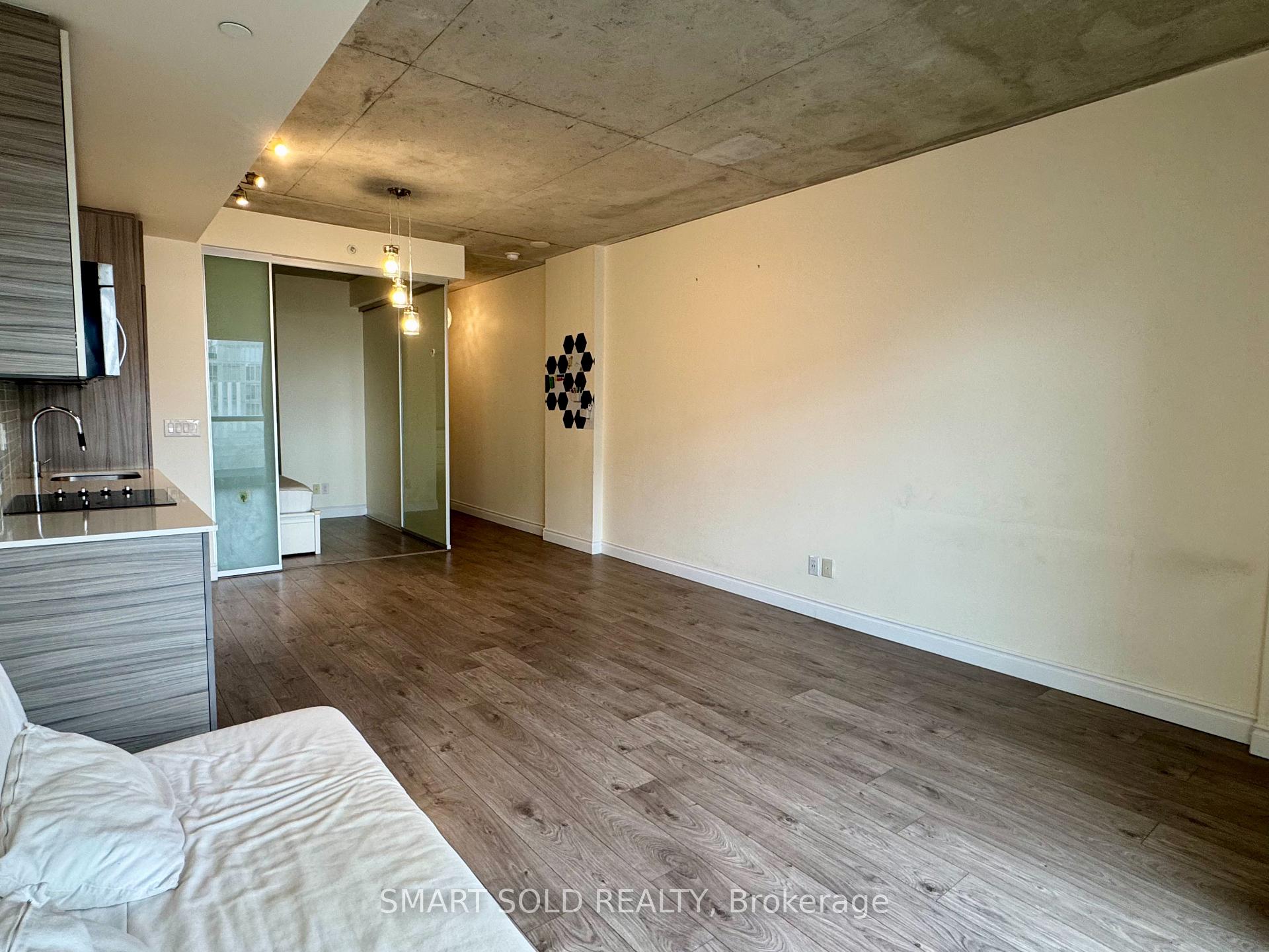 Photo 5 of Unit 1007, 210 Simcoe Street, Toronto, Kensington-Chinatown — HOMEH