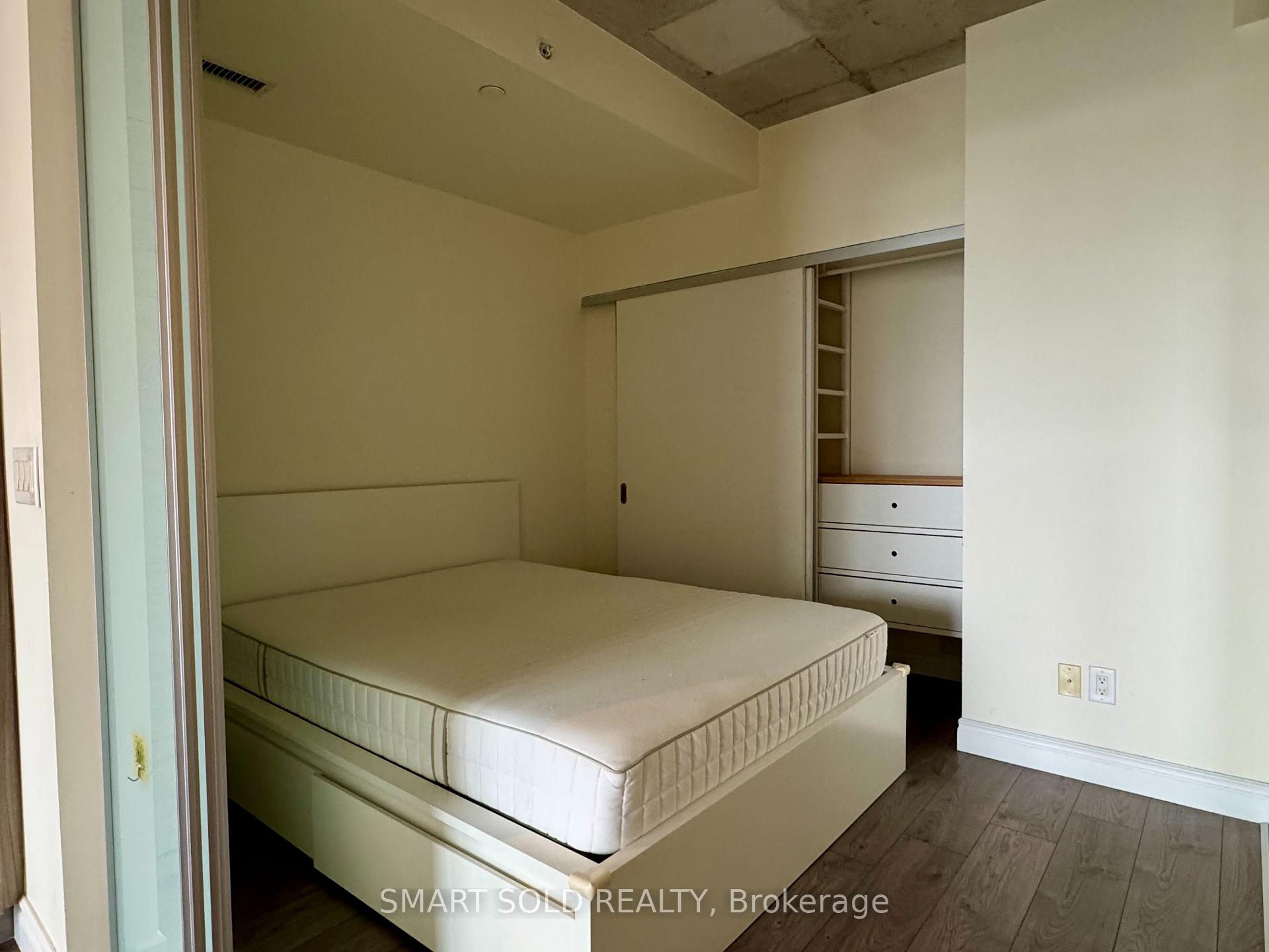 Photo 7 of Unit 1007, 210 Simcoe Street, Toronto, Kensington-Chinatown — HOMEH