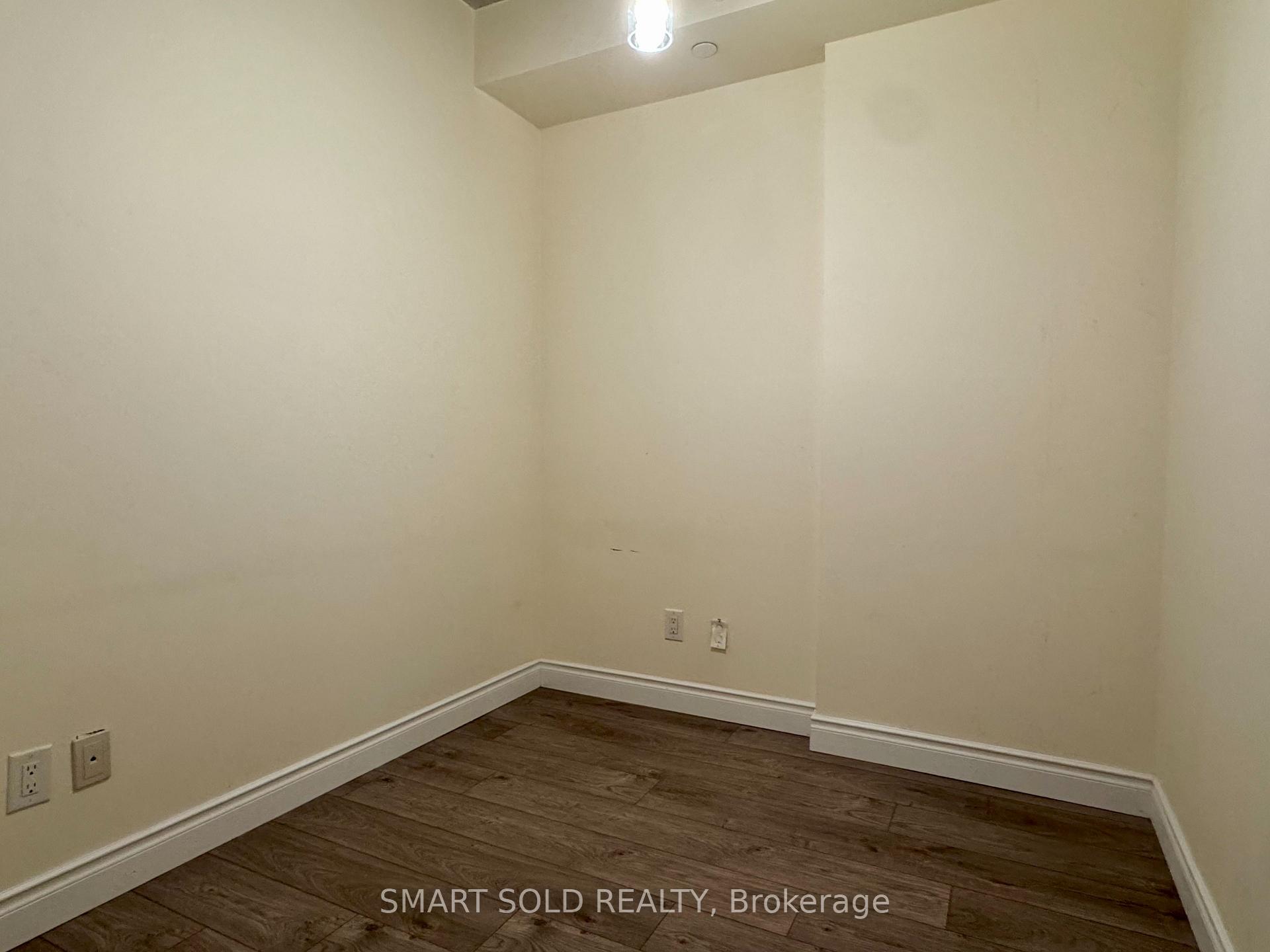 Photo 8 of Unit 1007, 210 Simcoe Street, Toronto, Kensington-Chinatown — HOMEH