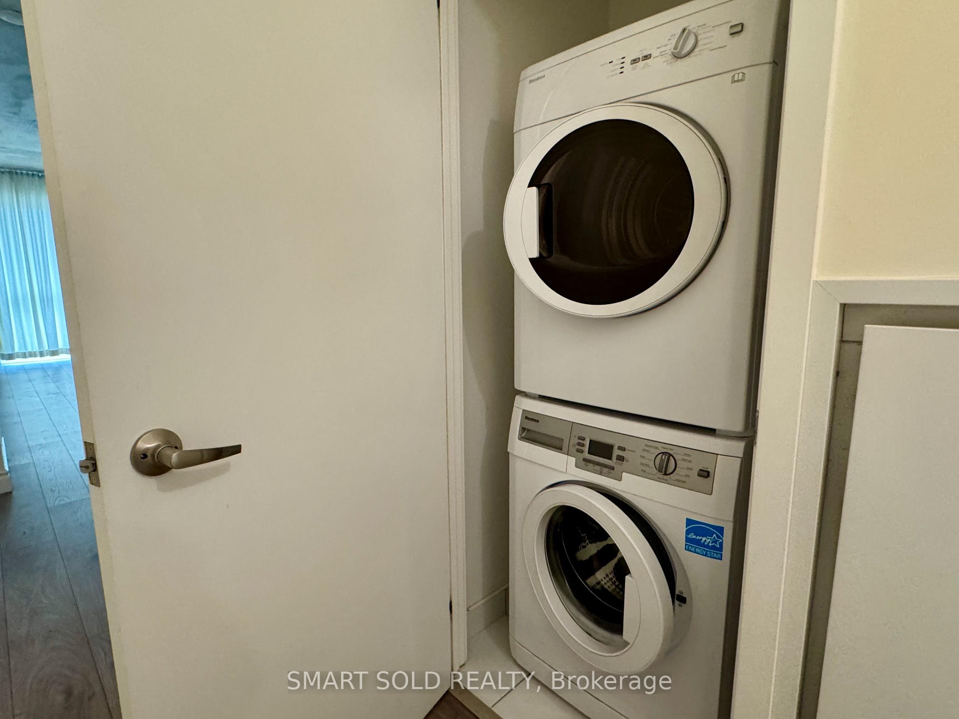 Photo 12 of Unit 1007, 210 Simcoe Street, Toronto, Kensington-Chinatown — HOMEH
