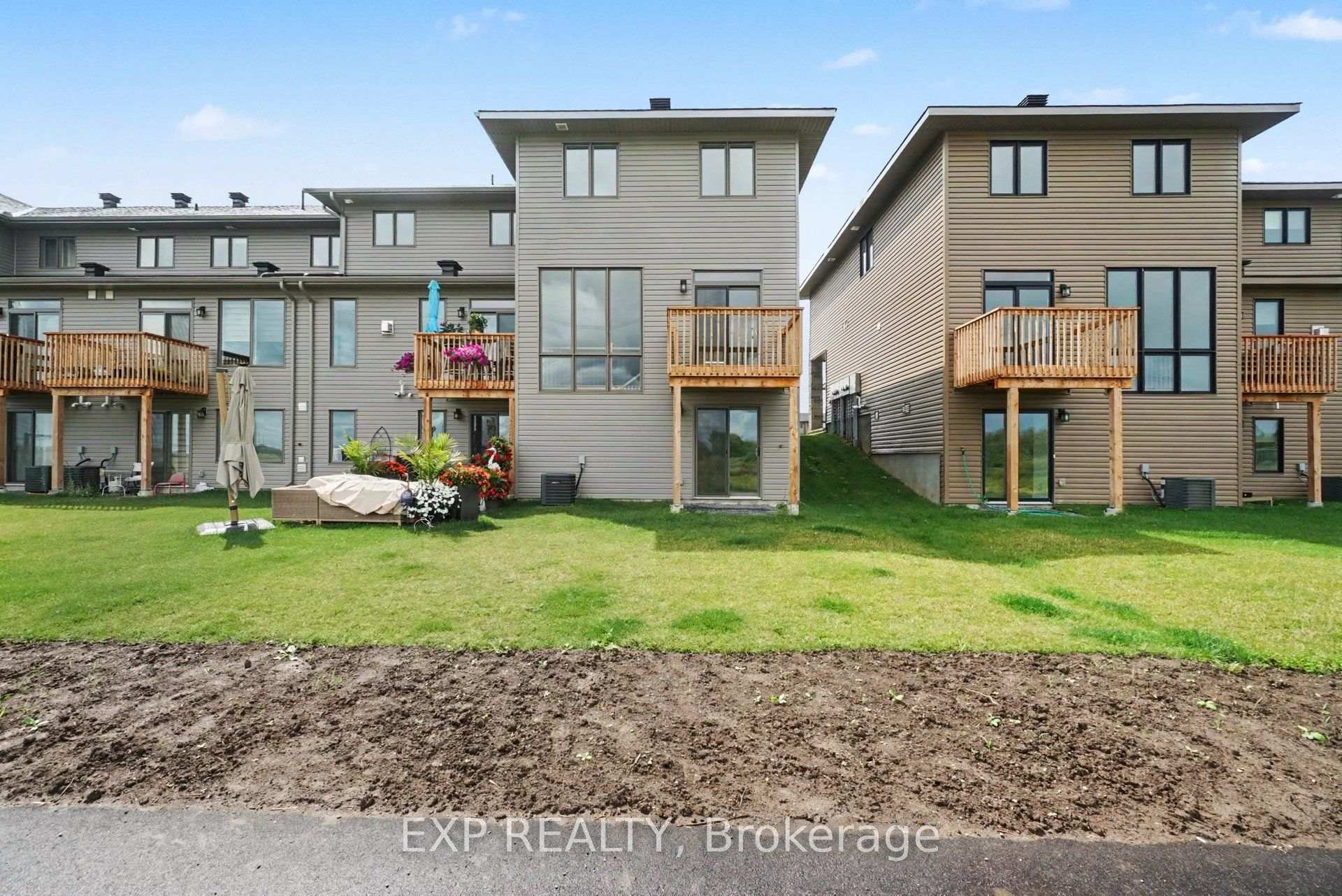 Photo 36 of 183 Craig Duncan Terrace, Ottawa, Stittsville (South) — HOMEH