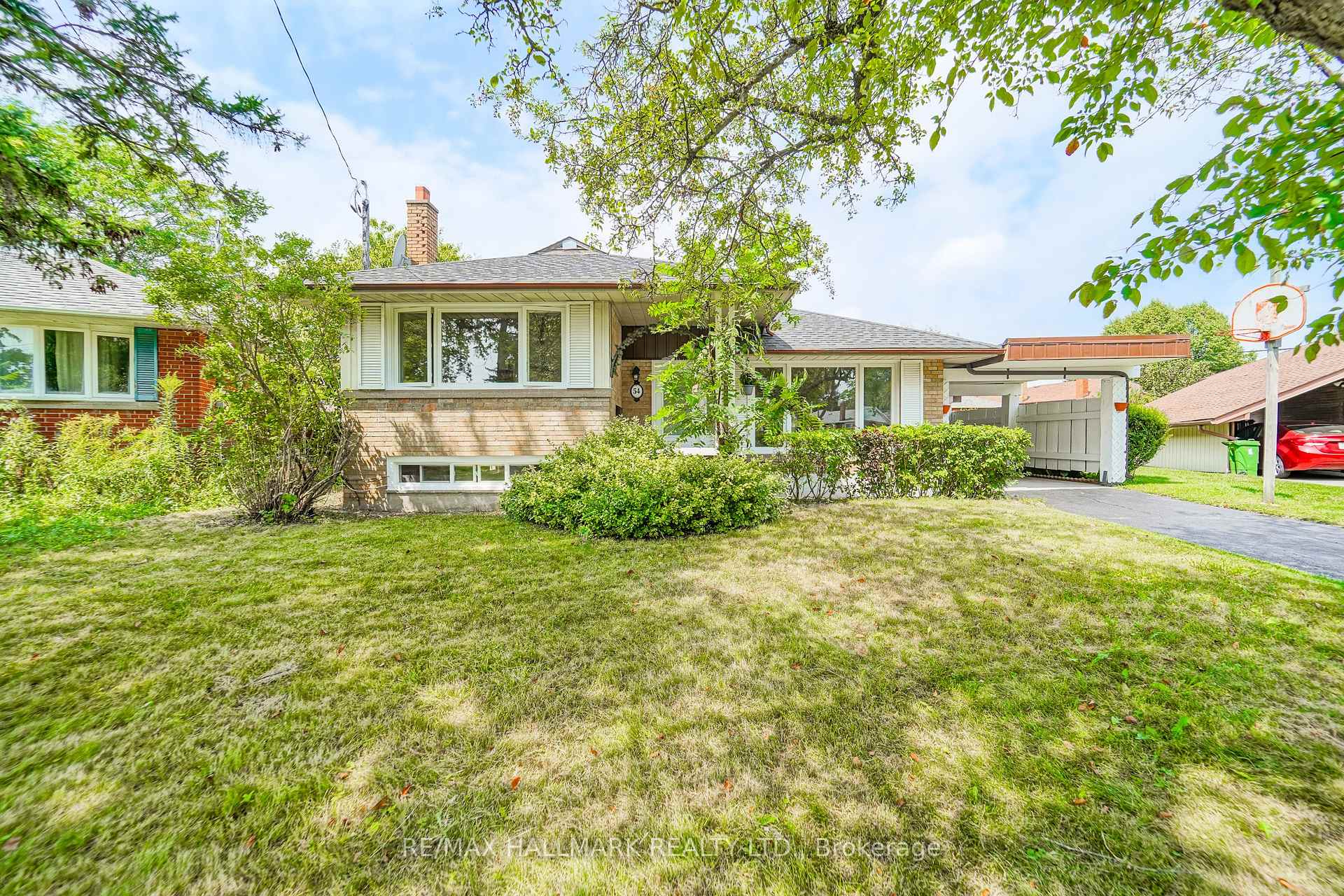 Photo 2 of 54 Charlemont Crescent, Scarborough, Tam O'Shanter-Sullivan — HOMEH