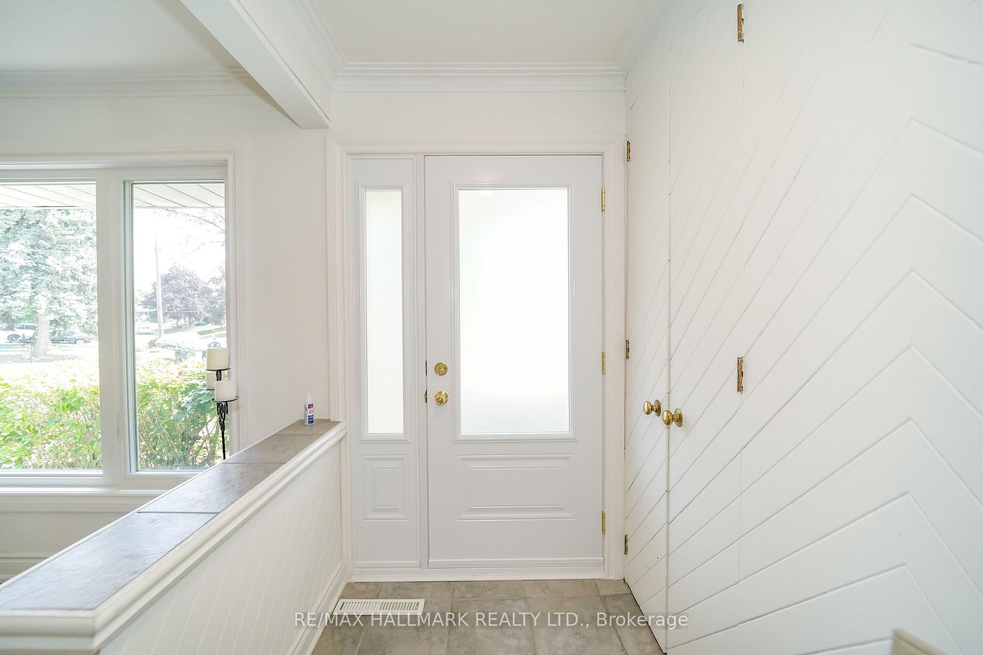 Photo 6 of 54 Charlemont Crescent, Scarborough, Tam O'Shanter-Sullivan — HOMEH