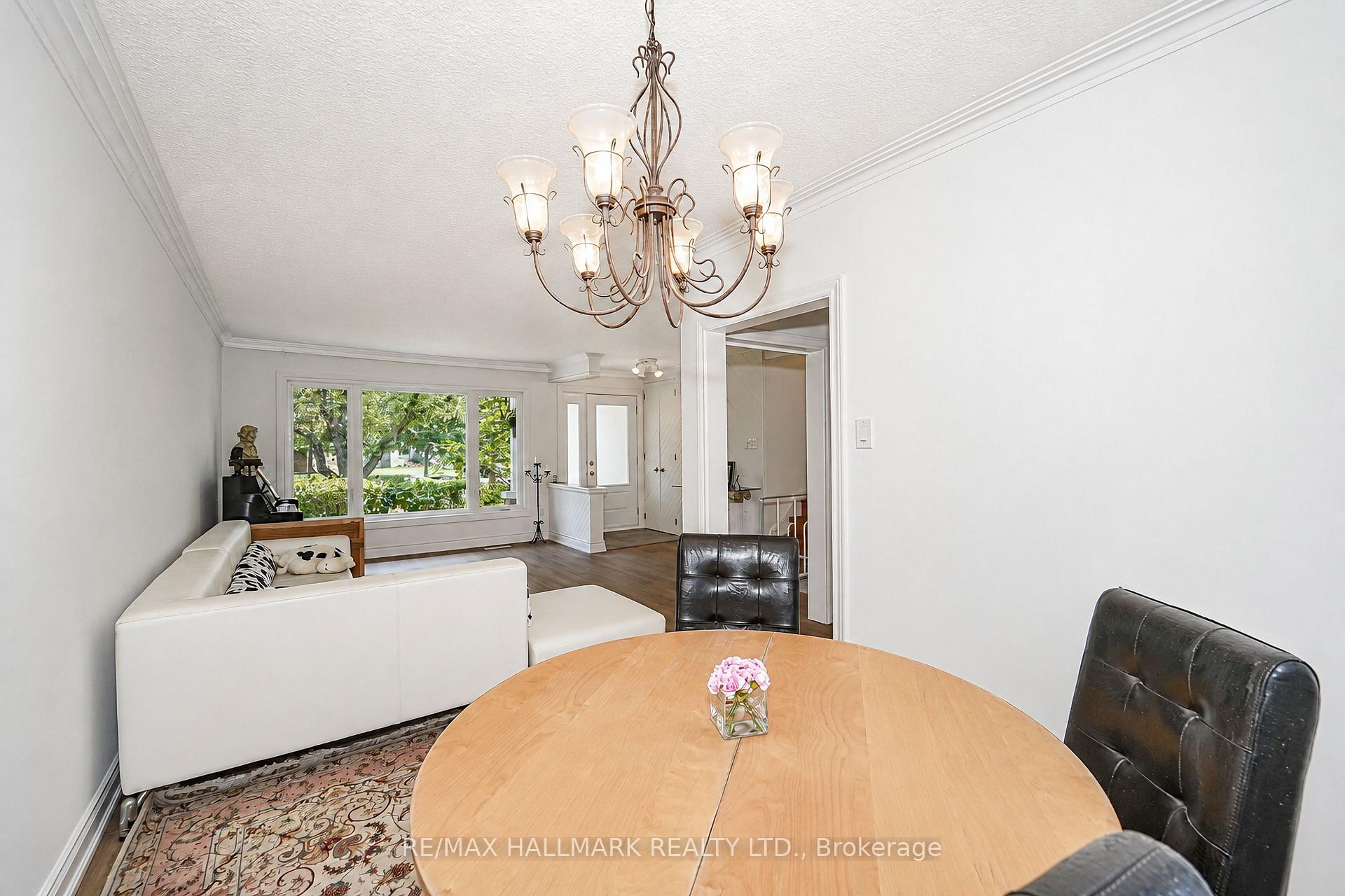 Photo 14 of 54 Charlemont Crescent, Scarborough, Tam O'Shanter-Sullivan — HOMEH