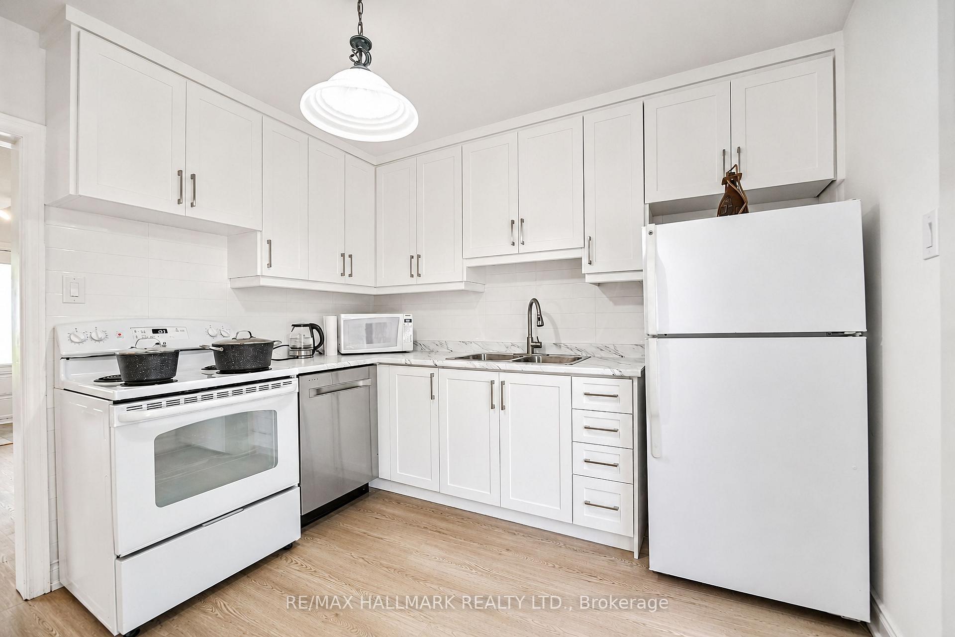 Photo 15 of 54 Charlemont Crescent, Scarborough, Tam O'Shanter-Sullivan — HOMEH