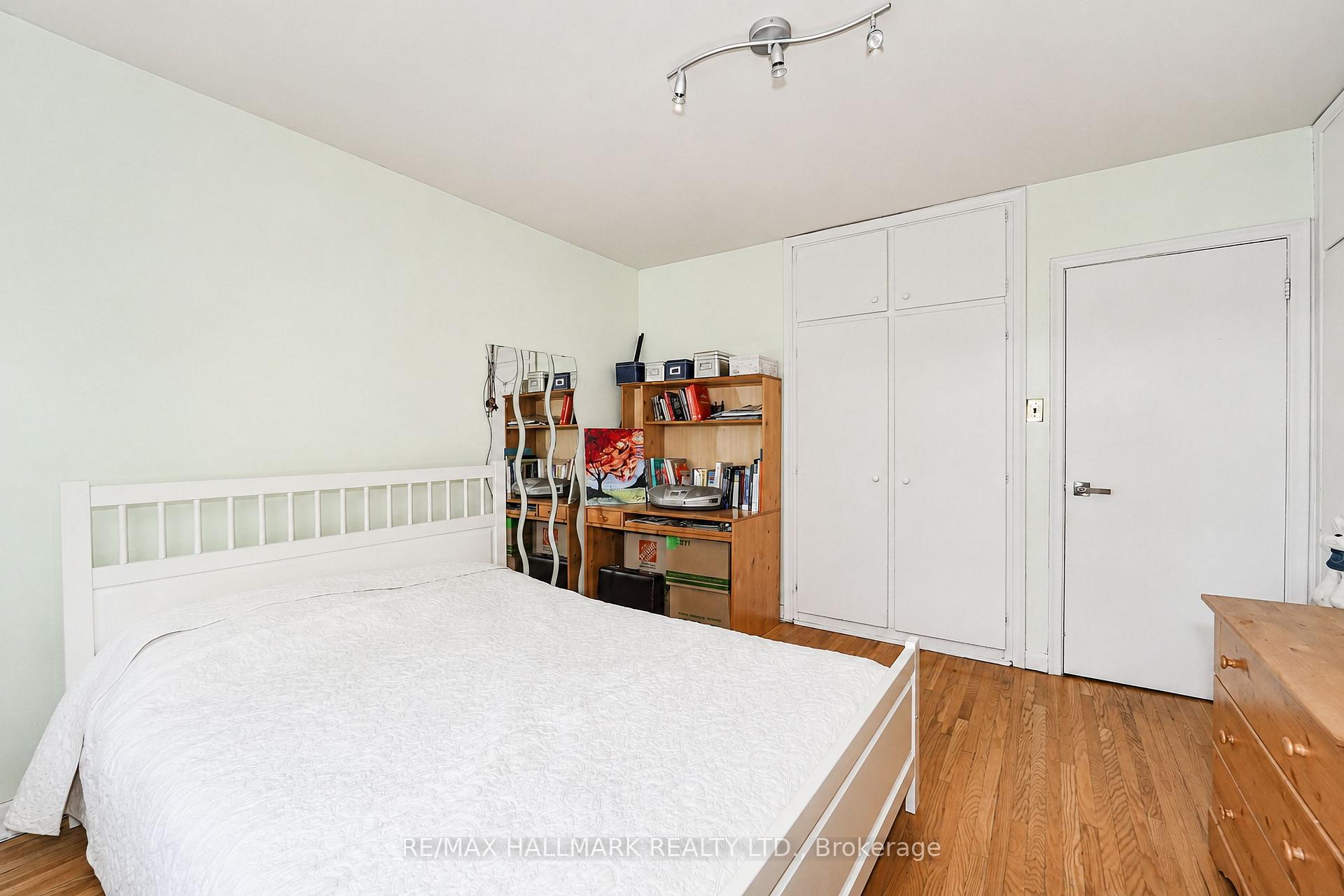 Photo 18 of 54 Charlemont Crescent, Scarborough, Tam O'Shanter-Sullivan — HOMEH