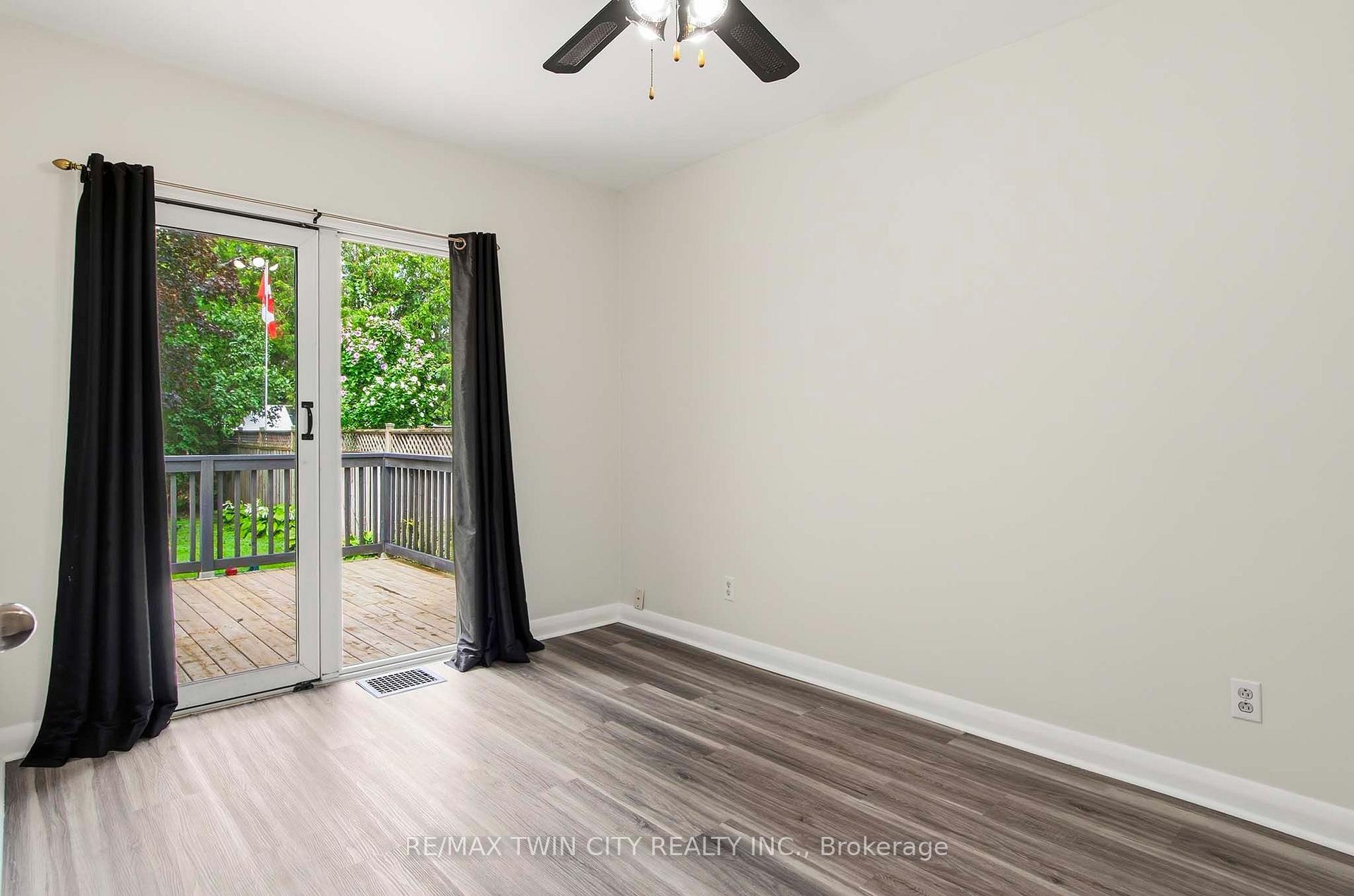Photo 15 of 20 John Avenue, Brantford, Holmedale — HOMEH