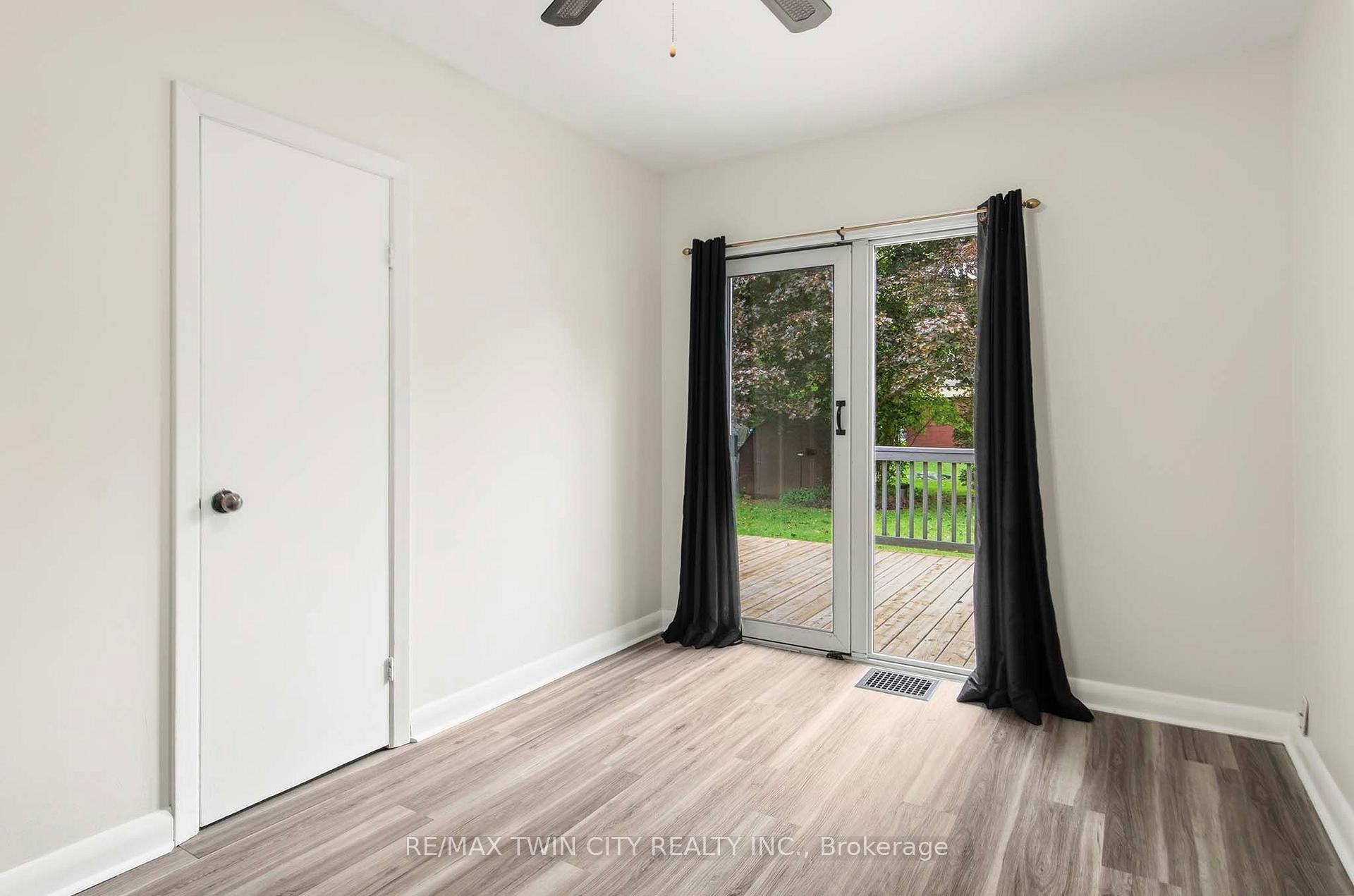 Photo 17 of 20 John Avenue, Brantford, Holmedale — HOMEH
